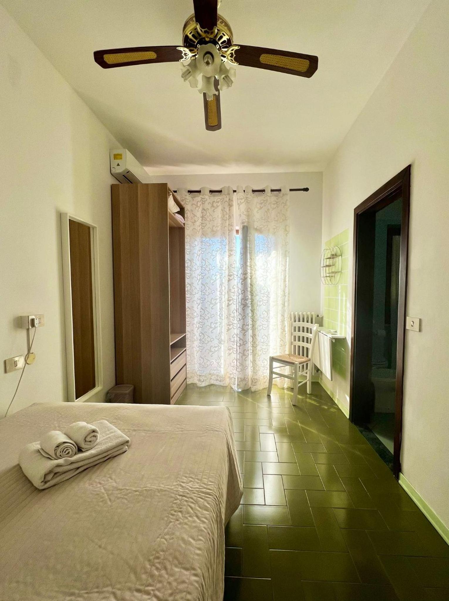 Economy Double Room photo 1