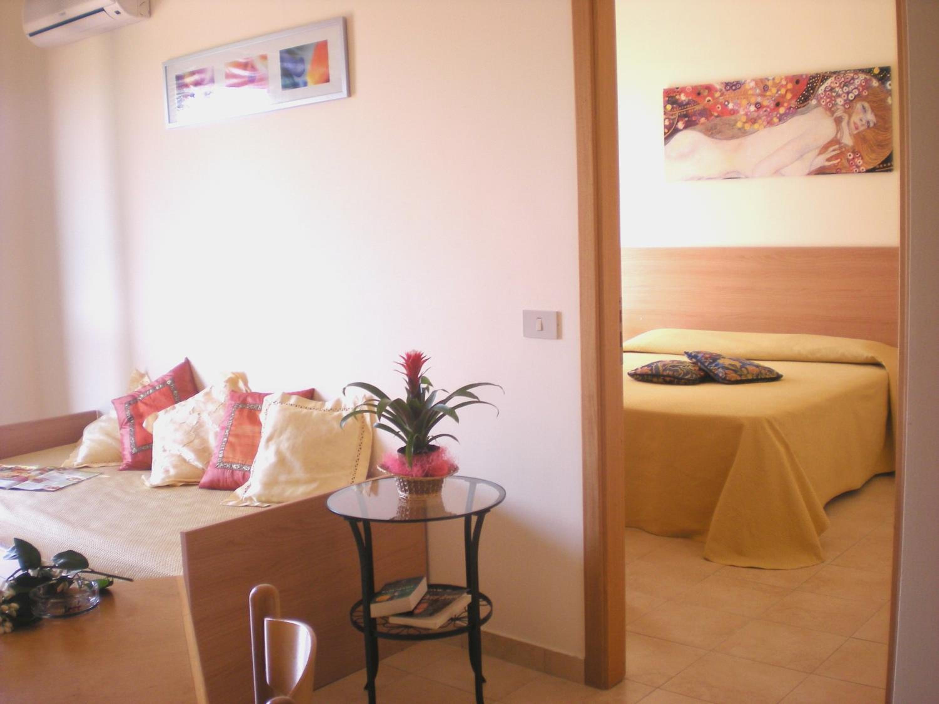 One-Bedroom Apartment with Terrace (4 Adults) - Photo 3