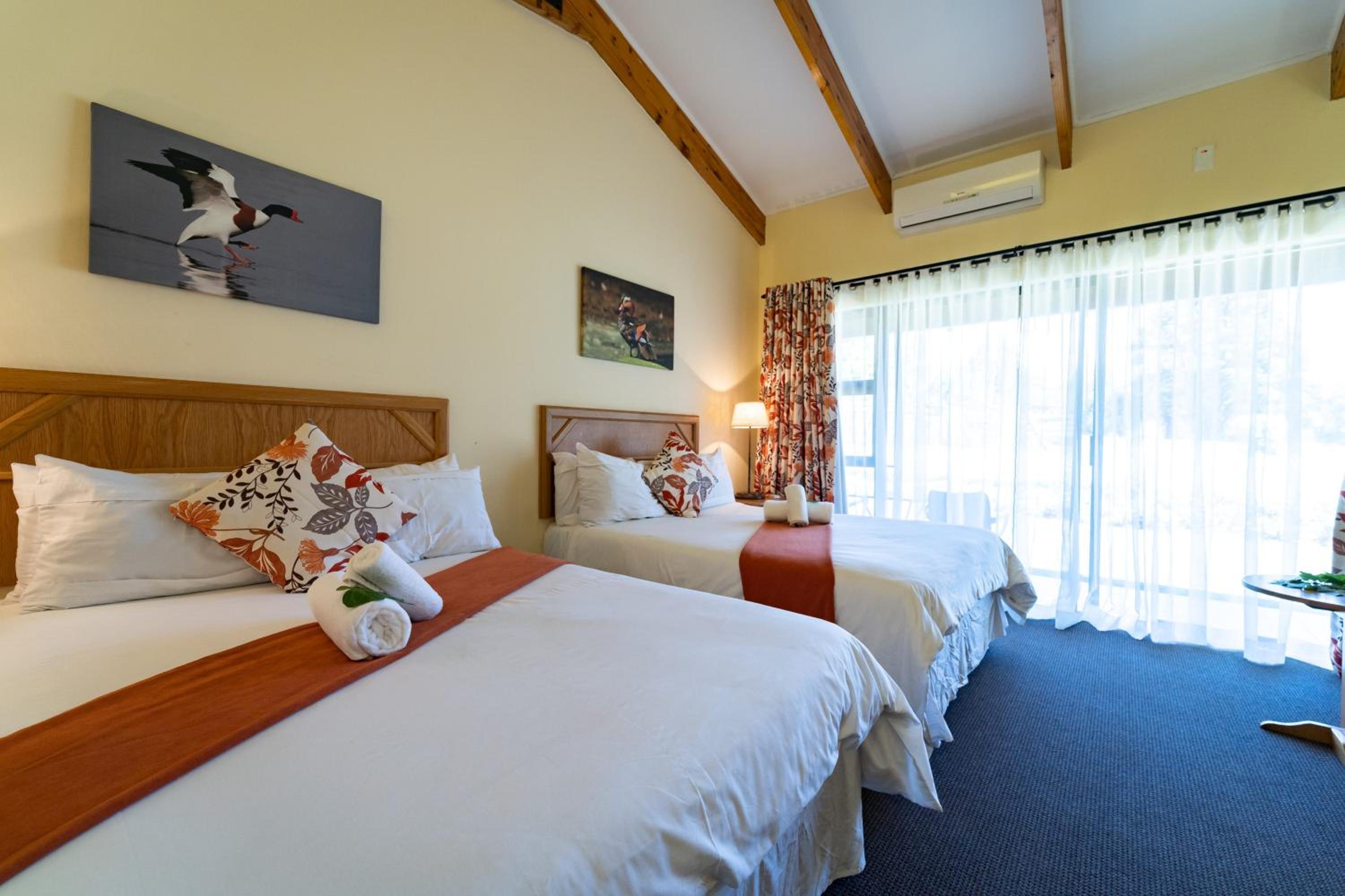 Superior Double Room (Hotel Room)  photo 2