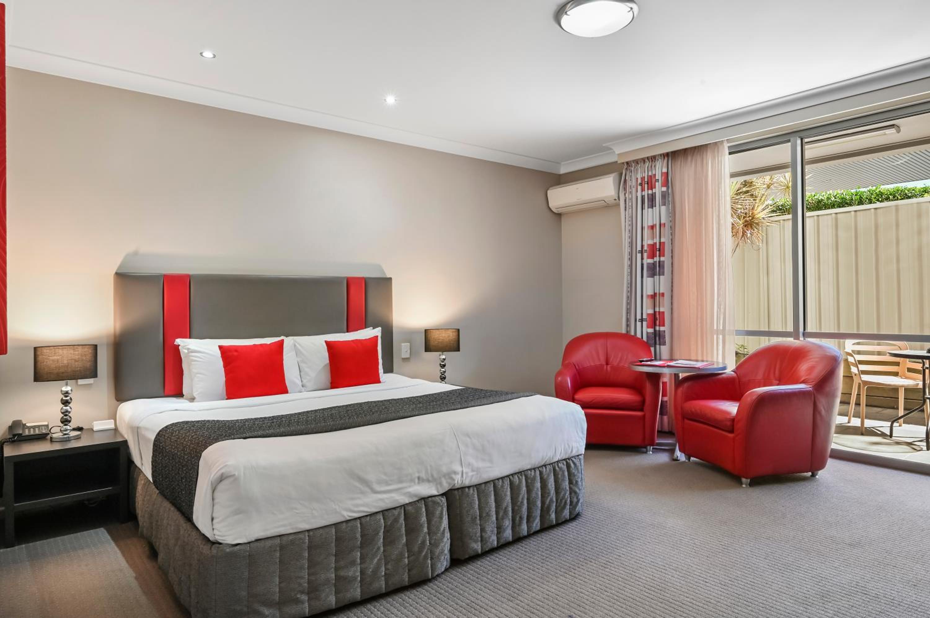 Superior King Room - Photo 1