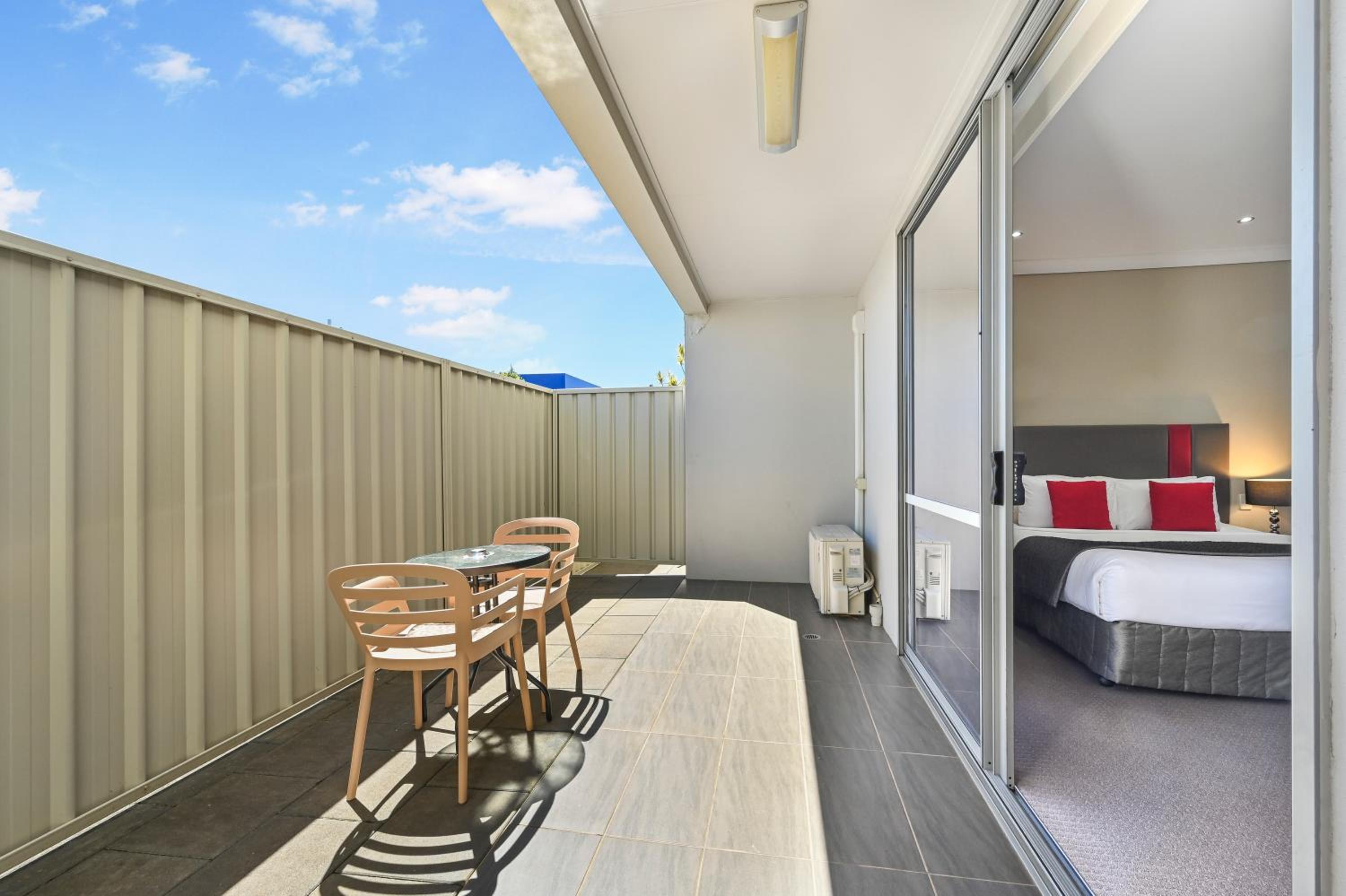 Executive King Room - Photo 6