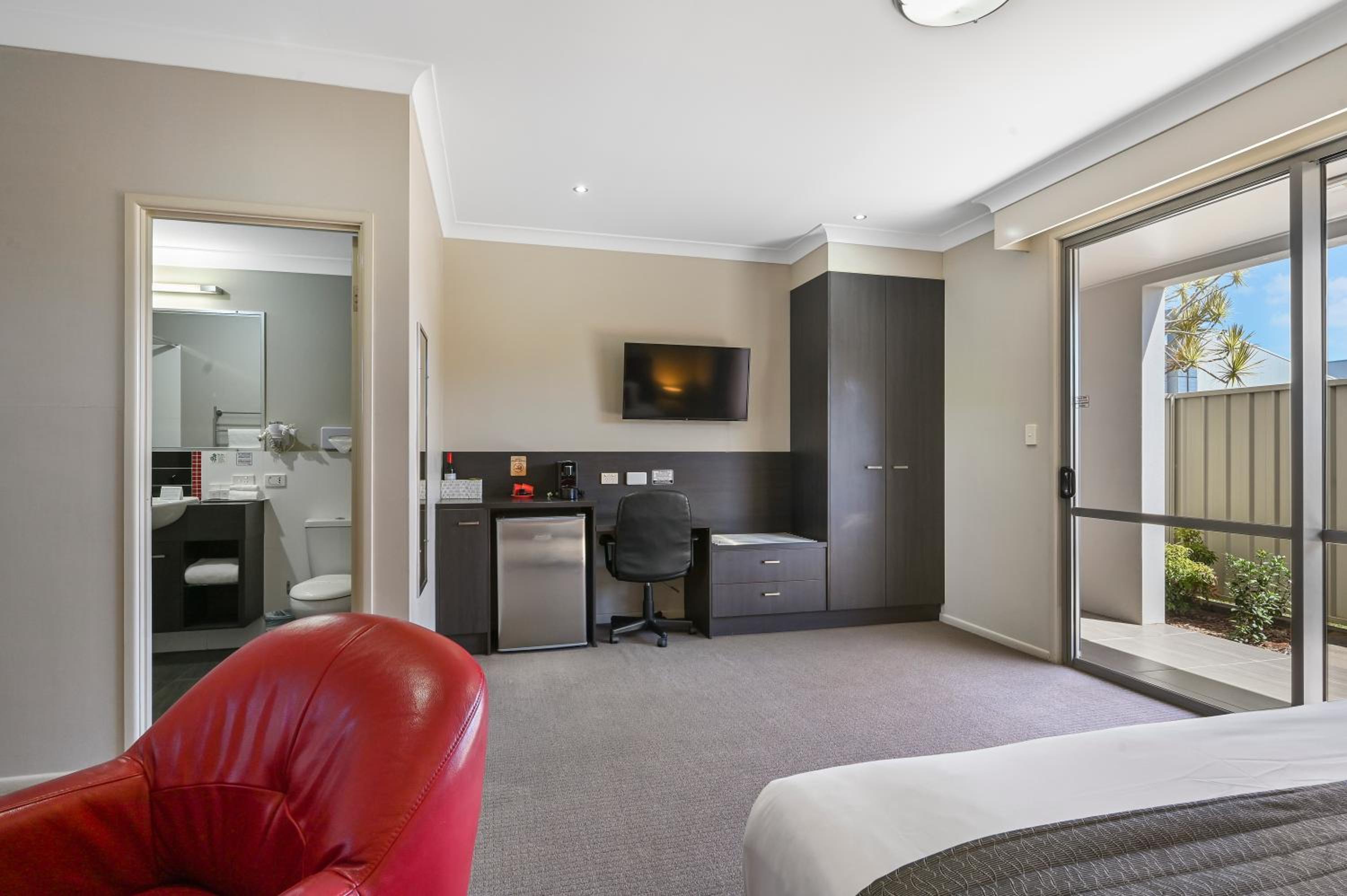 Executive King Room - Photo 2