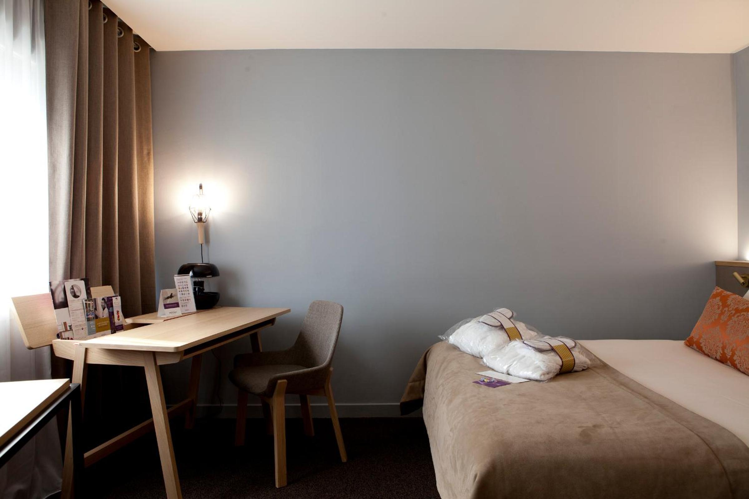 Privilege Double Room with Sofa Bed - Photo 2