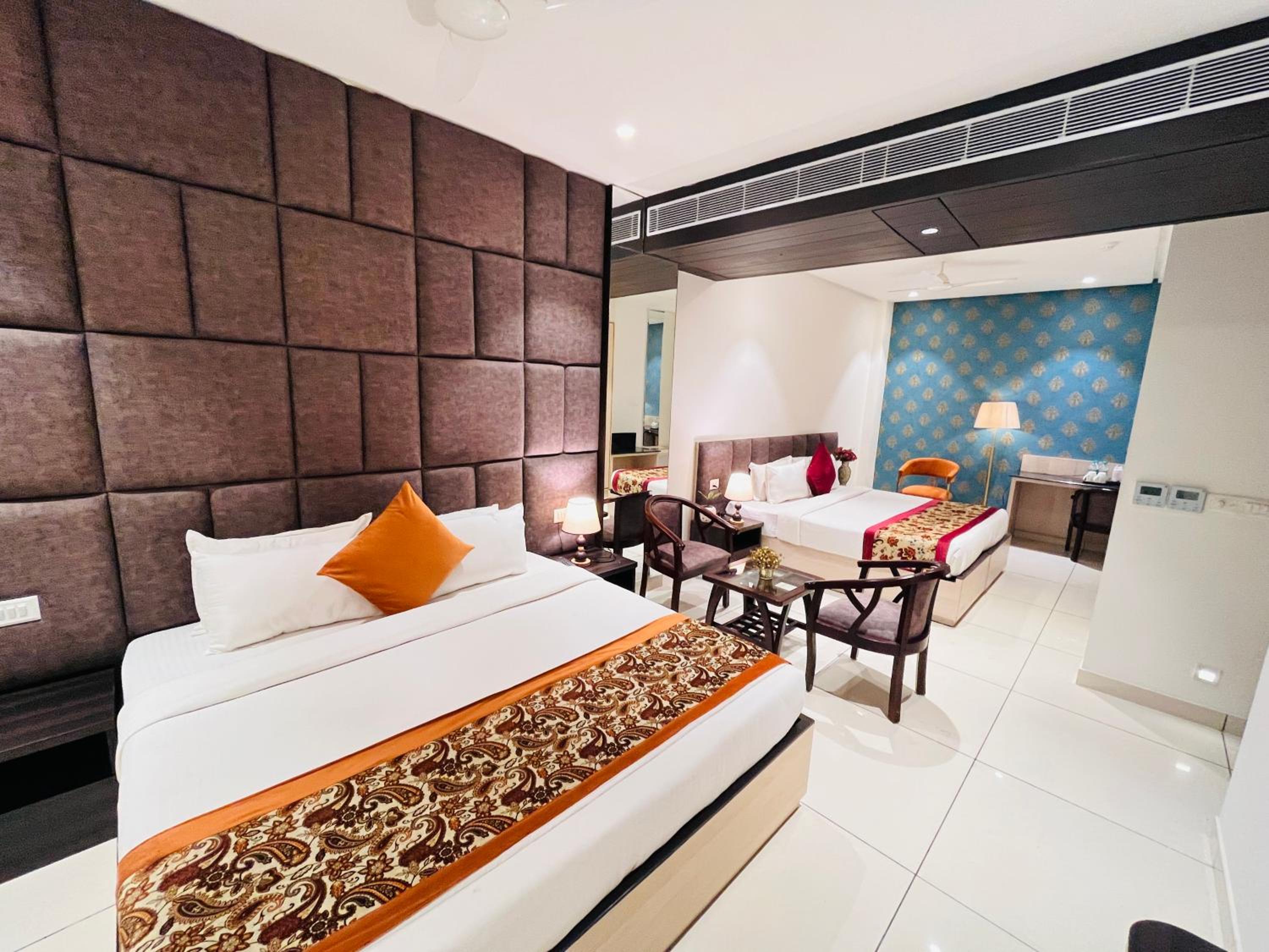 Suite - Photo 9
