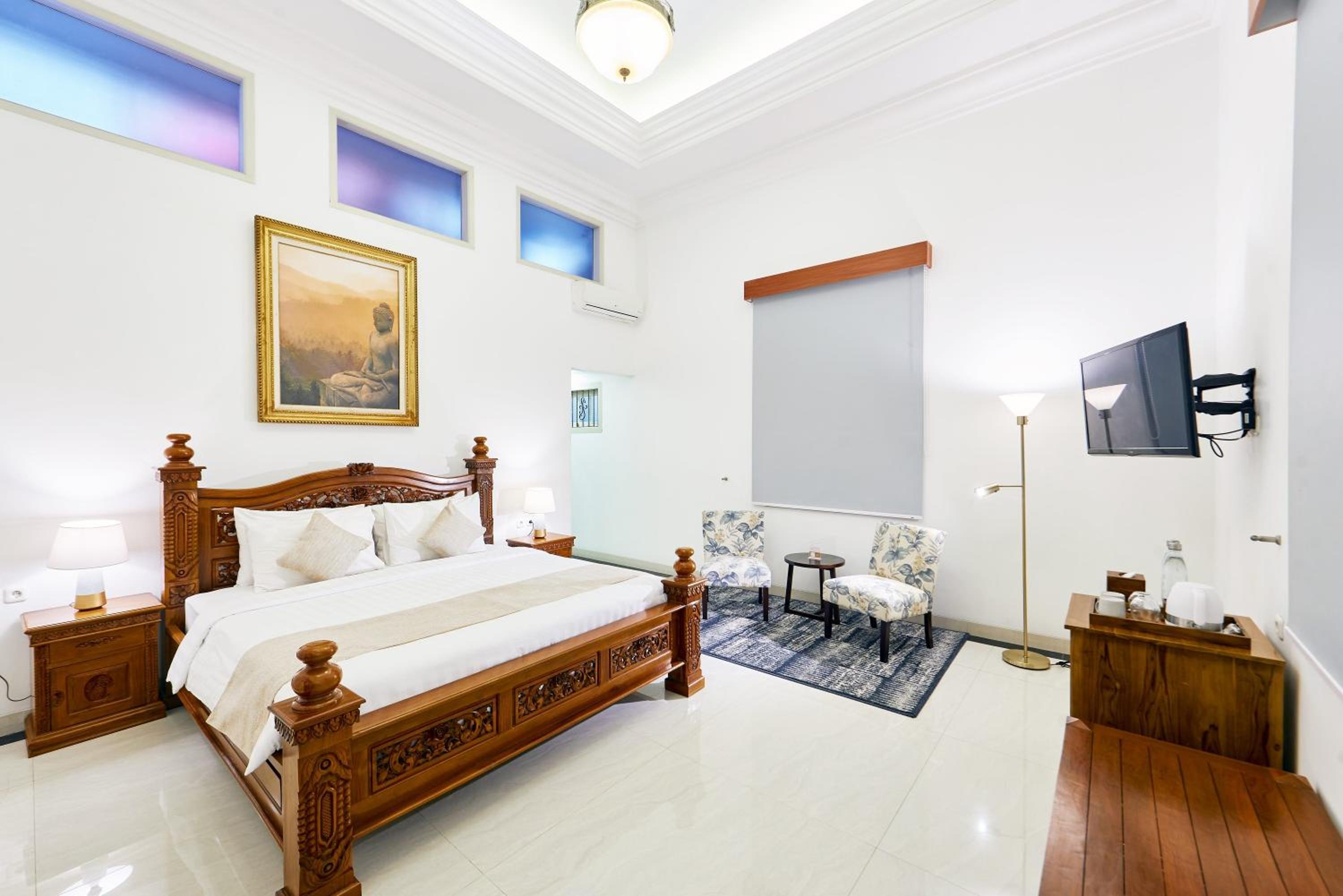 Deluxe King Room photo 1