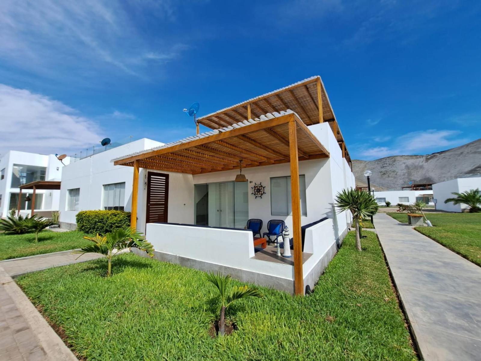 Four-Bedroom House photo 1