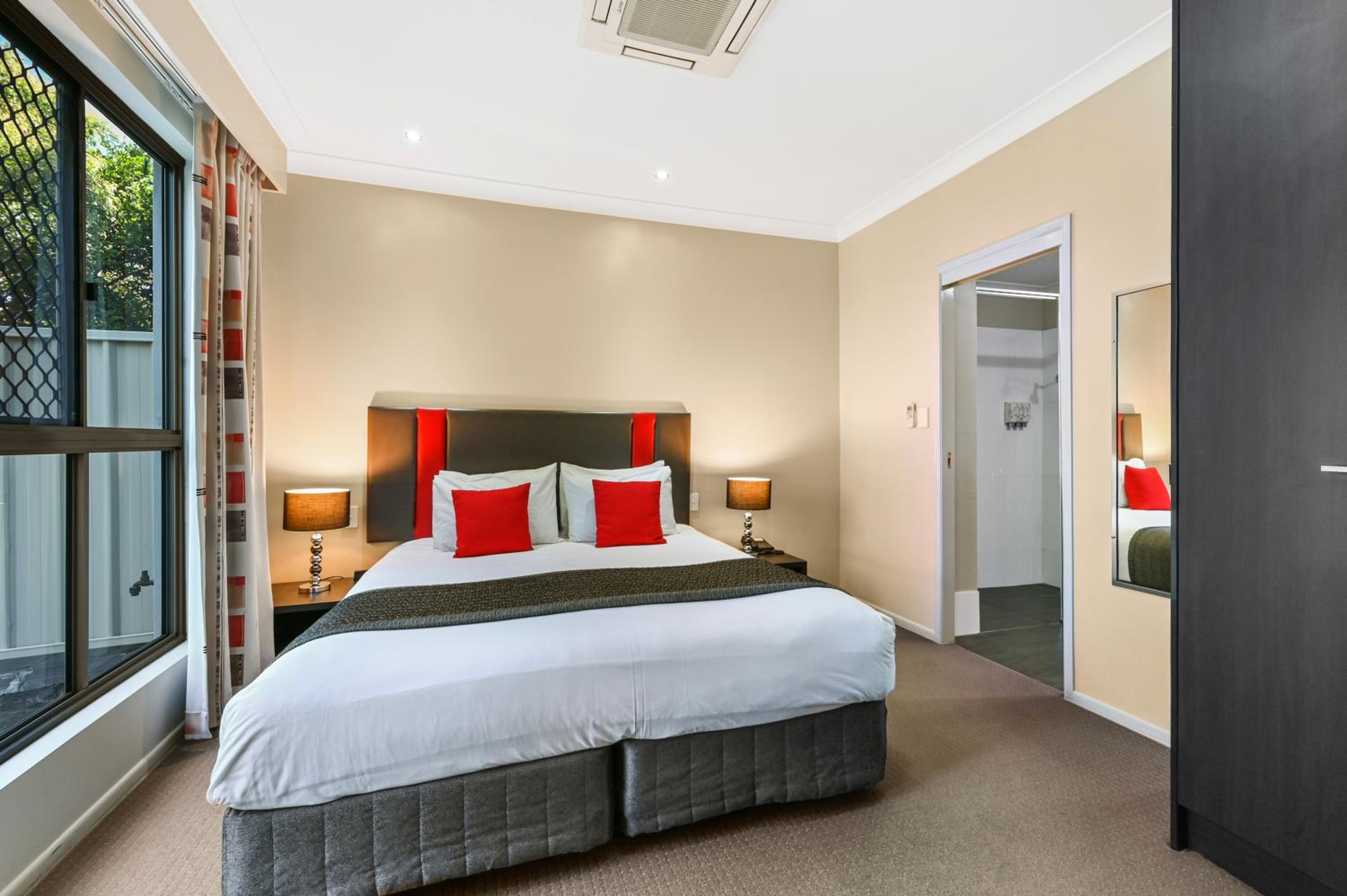 Deluxe Two Bedroom Apartment - Photo 1