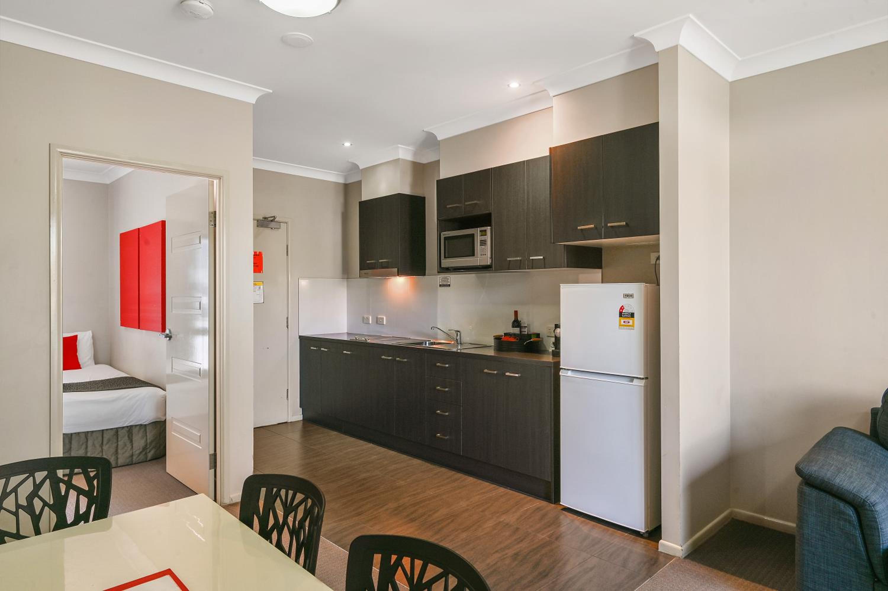 Deluxe Two Bedroom Apartment - Photo 3