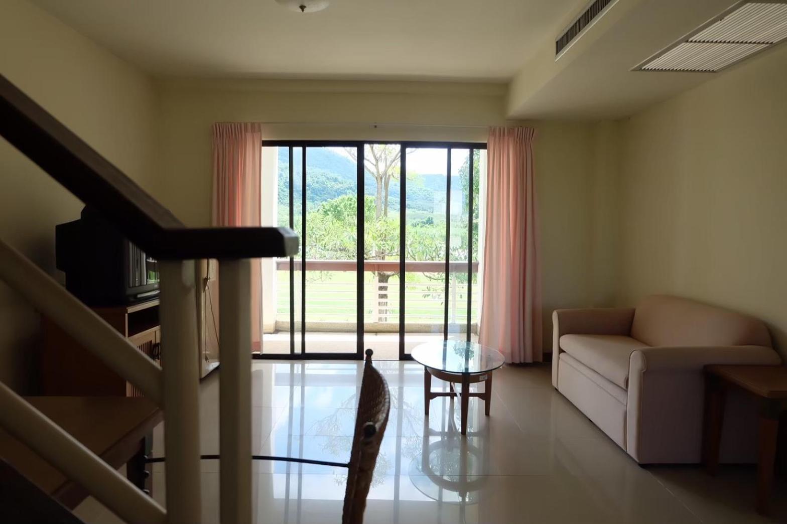 Twin Room with Lake View photo 3