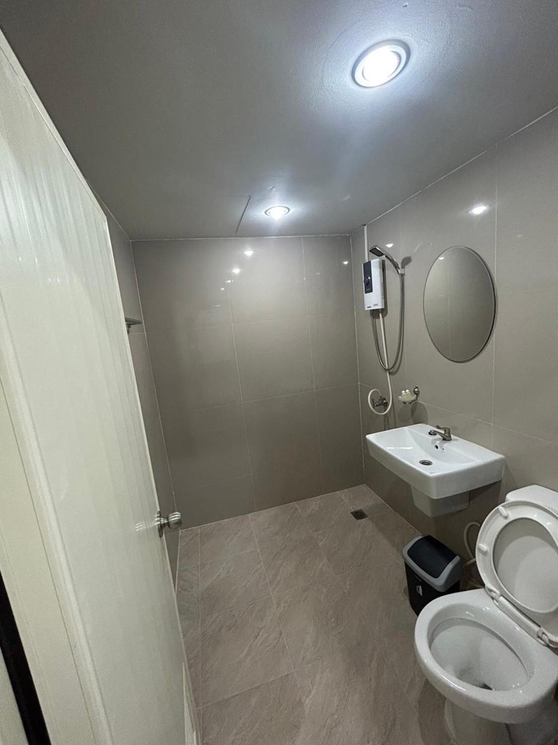 Deluxe King Room - Photo 4