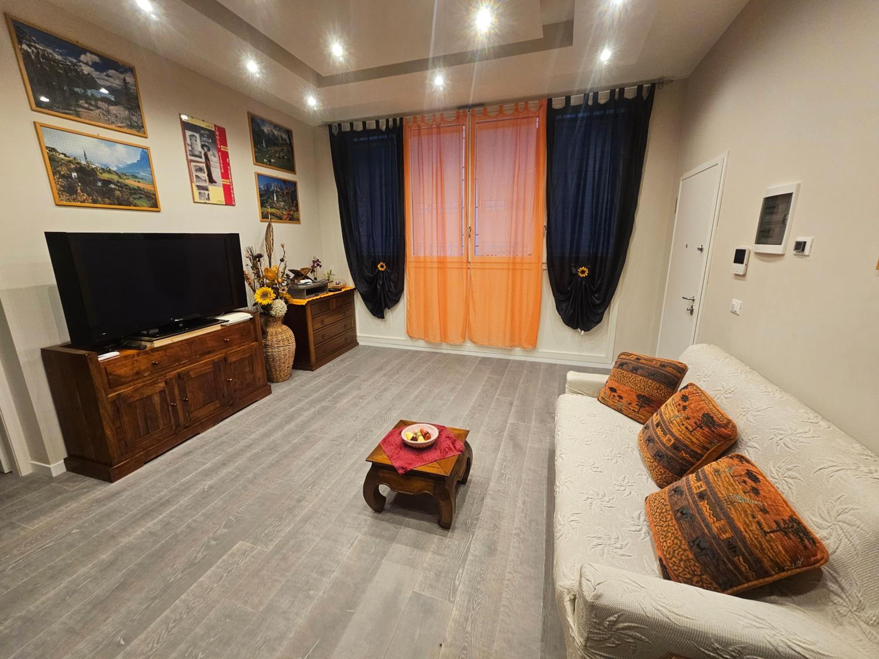 One-Bedroom Apartment photo 2