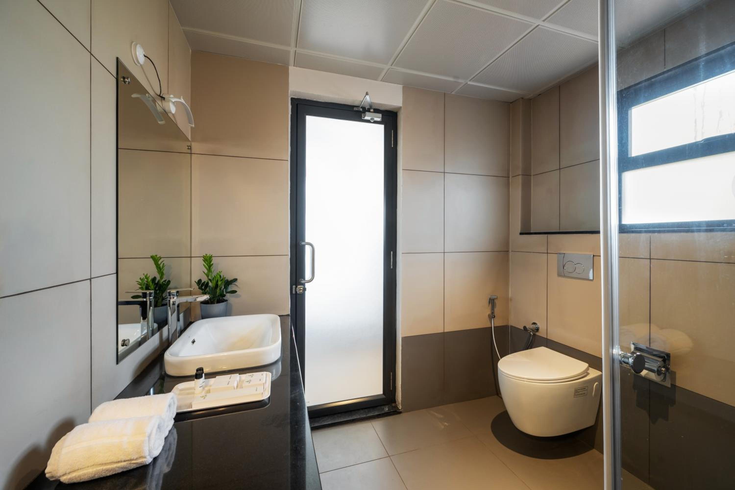 Superior Deluxe Double or Twin Room  photo 3