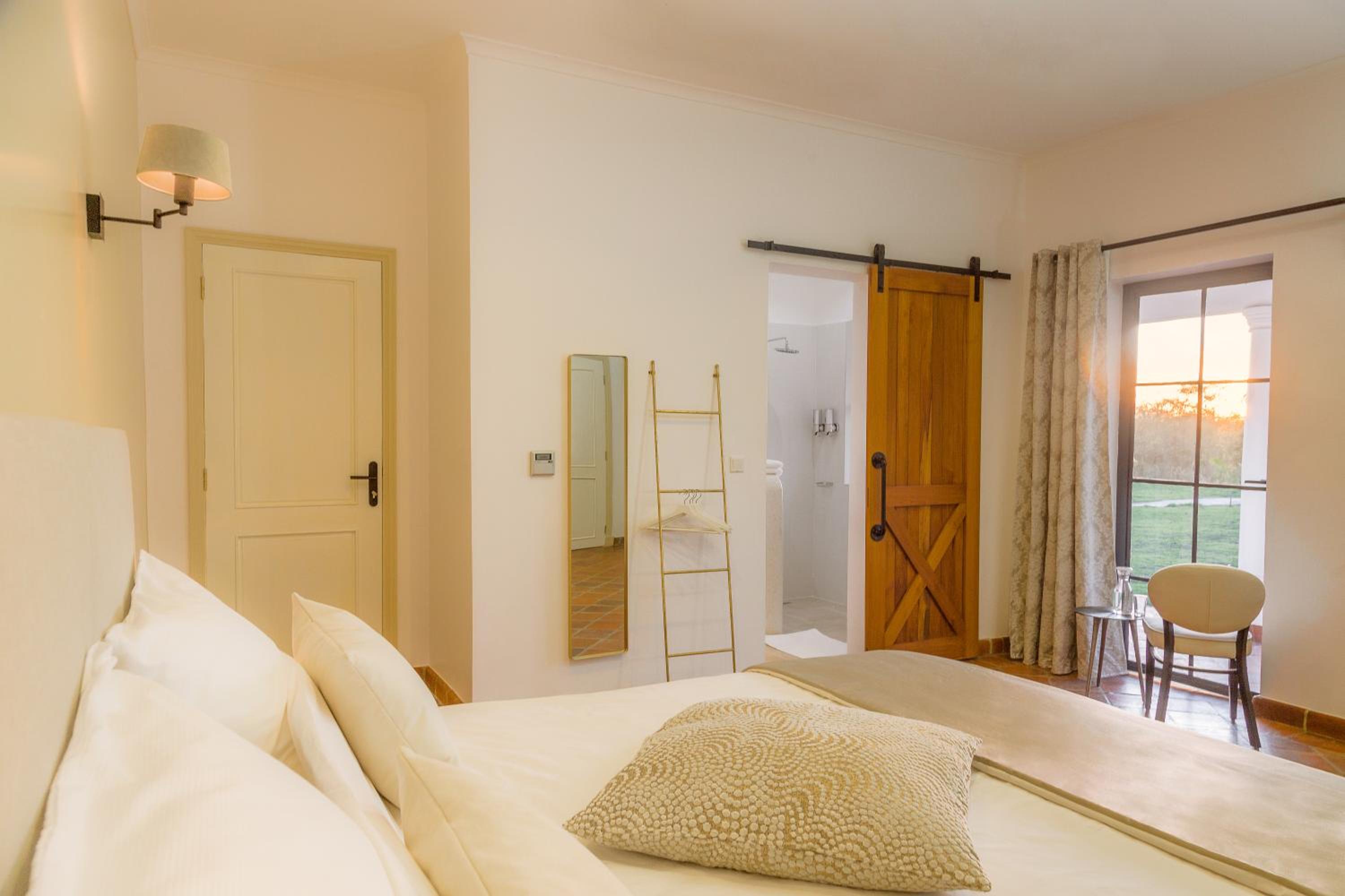 Double Room with Garden View - Photo 5