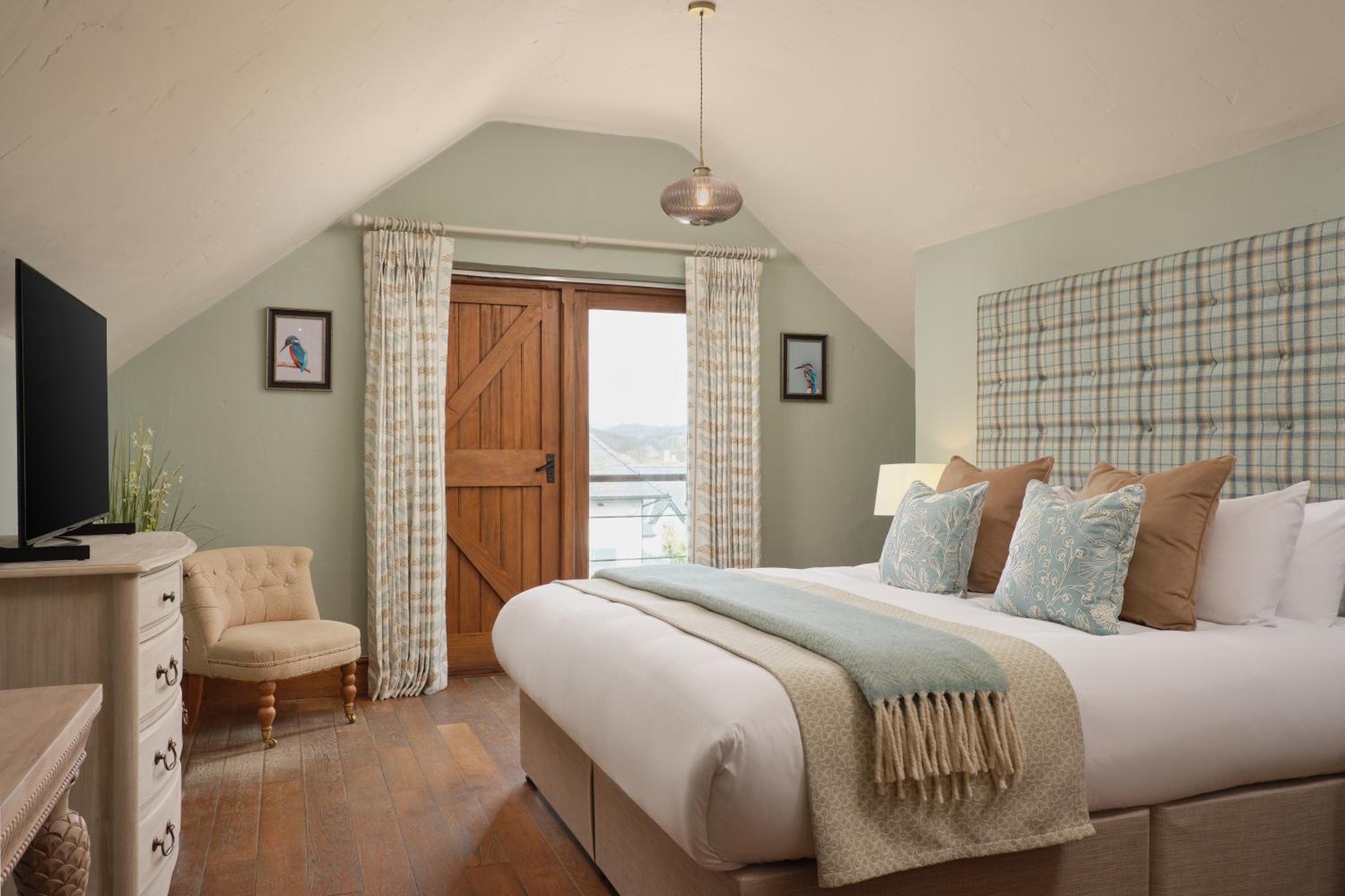 King Room with Balcony
