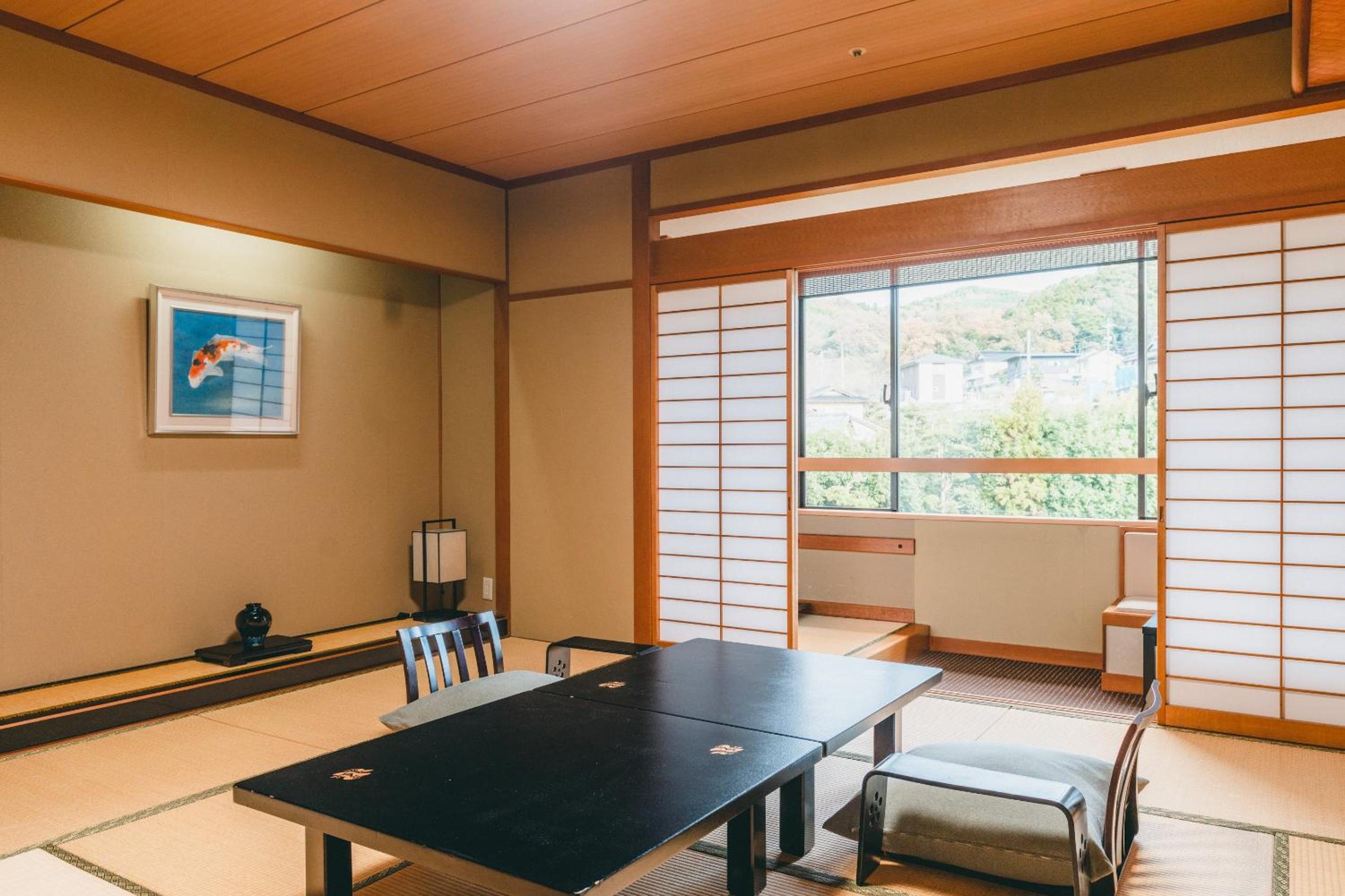 Japanese-Style Room 12.5 Tatami (Garden View)