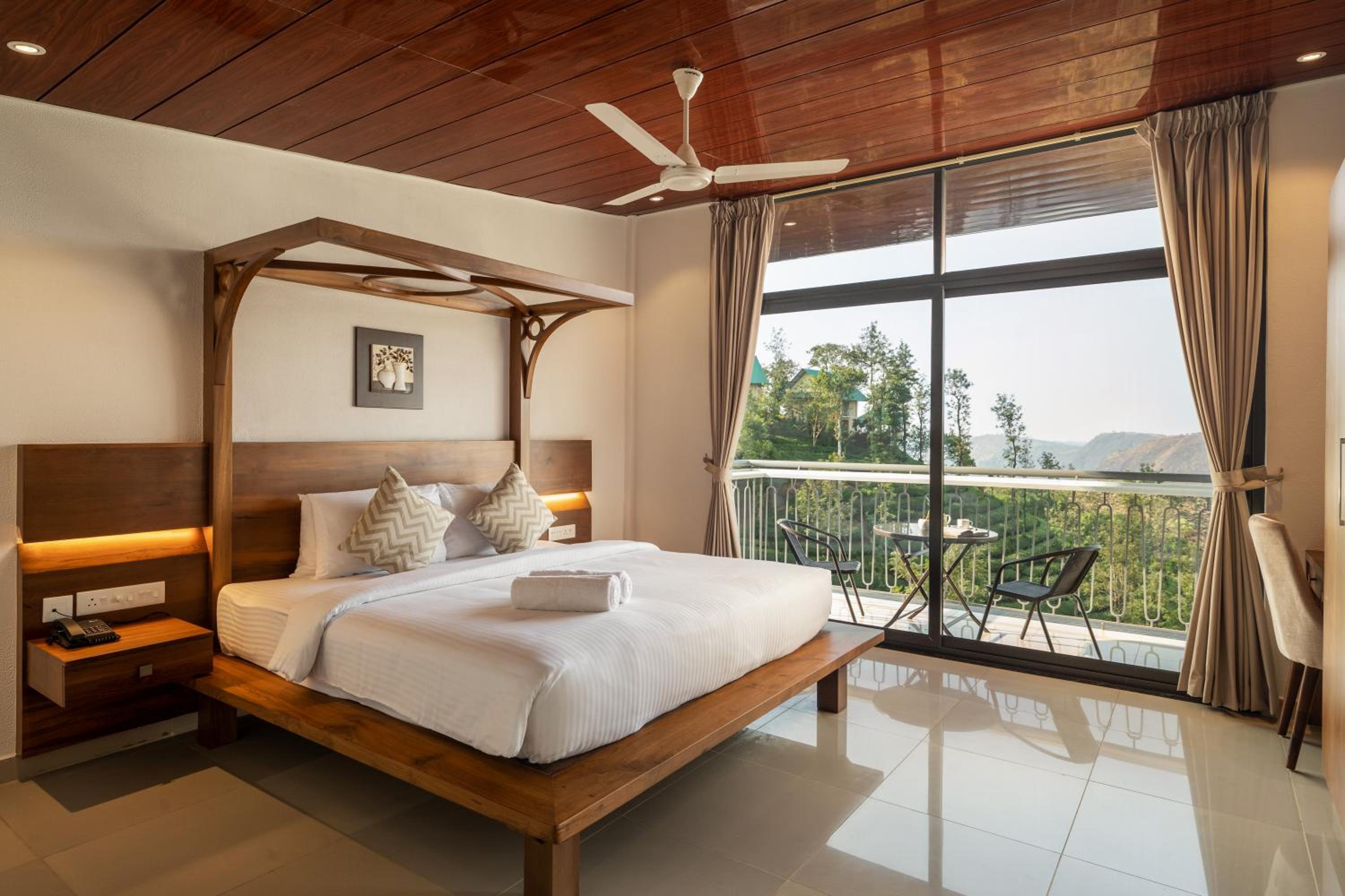 Villa with Private Pool - Photo 6