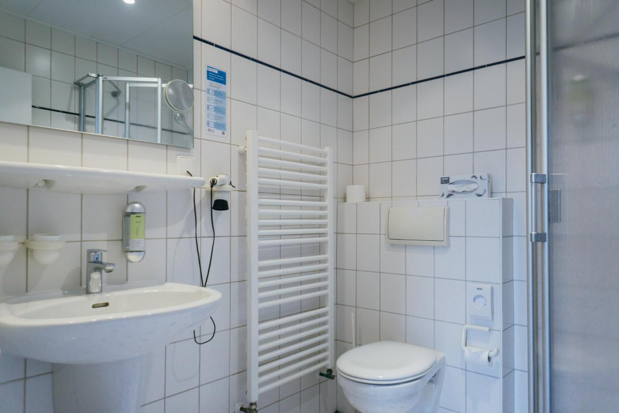 Single Room photo 2