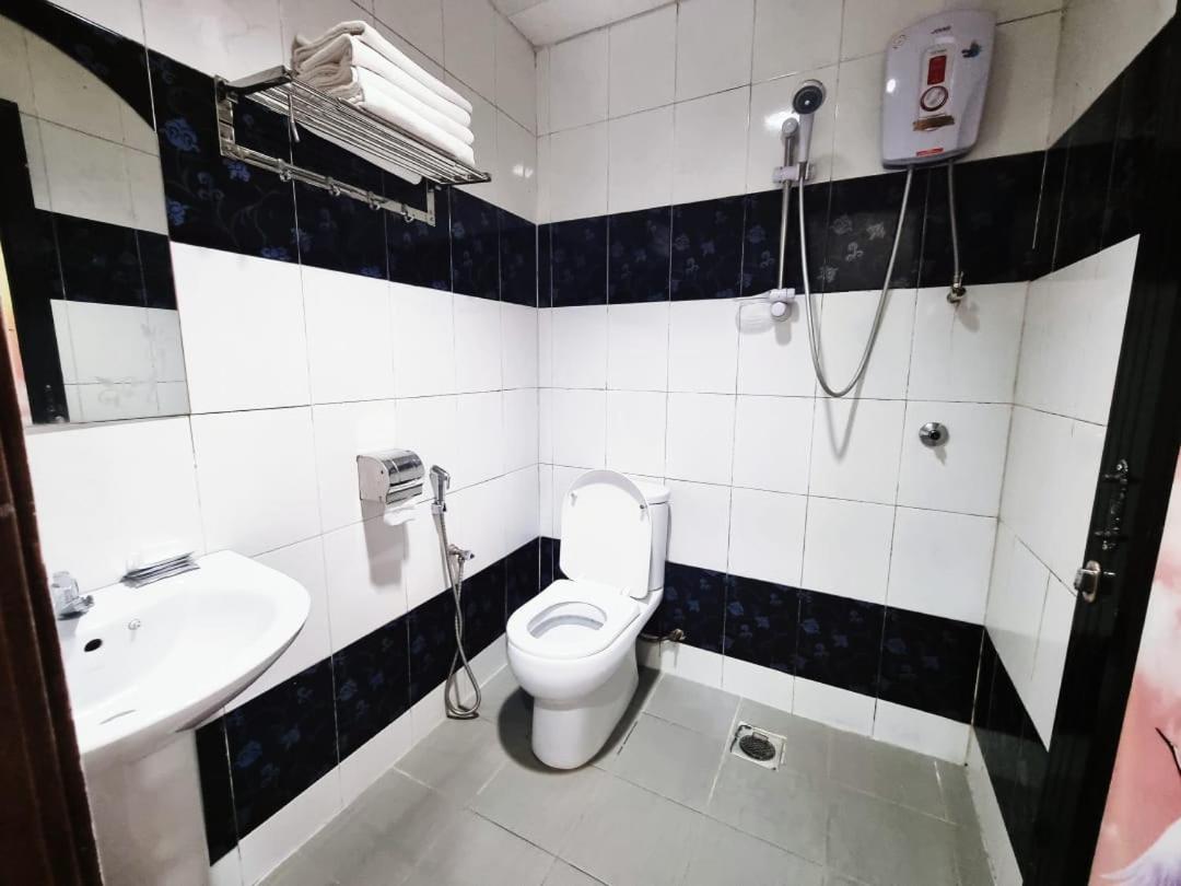 Family Room - Photo 7