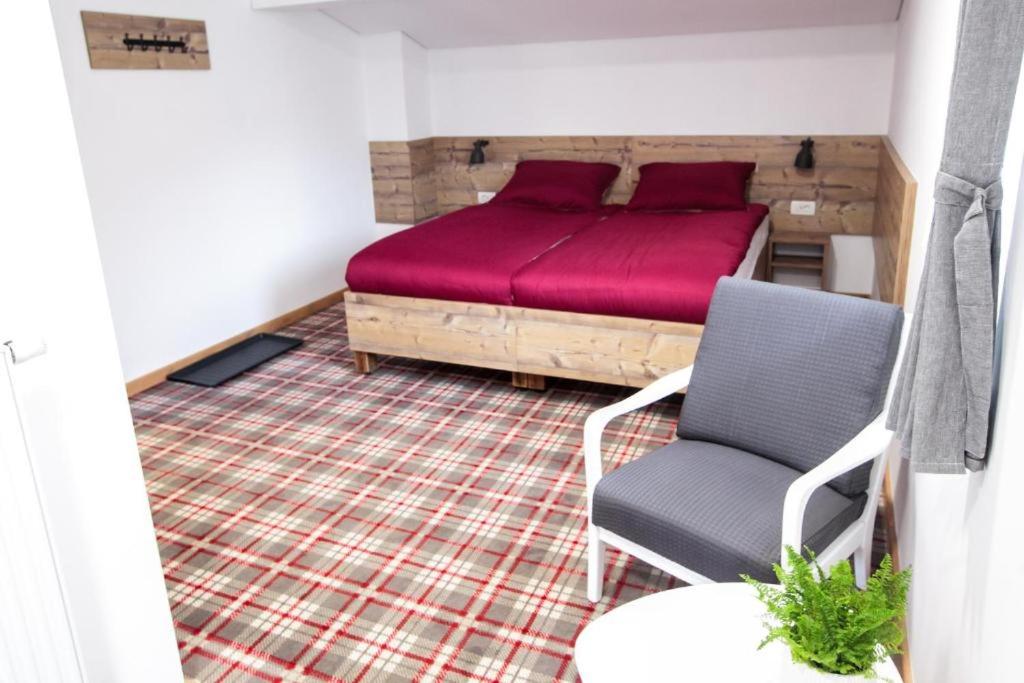 Double Room with Balcony - Photo 1