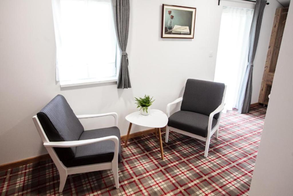 Double Room with Balcony - Photo 3