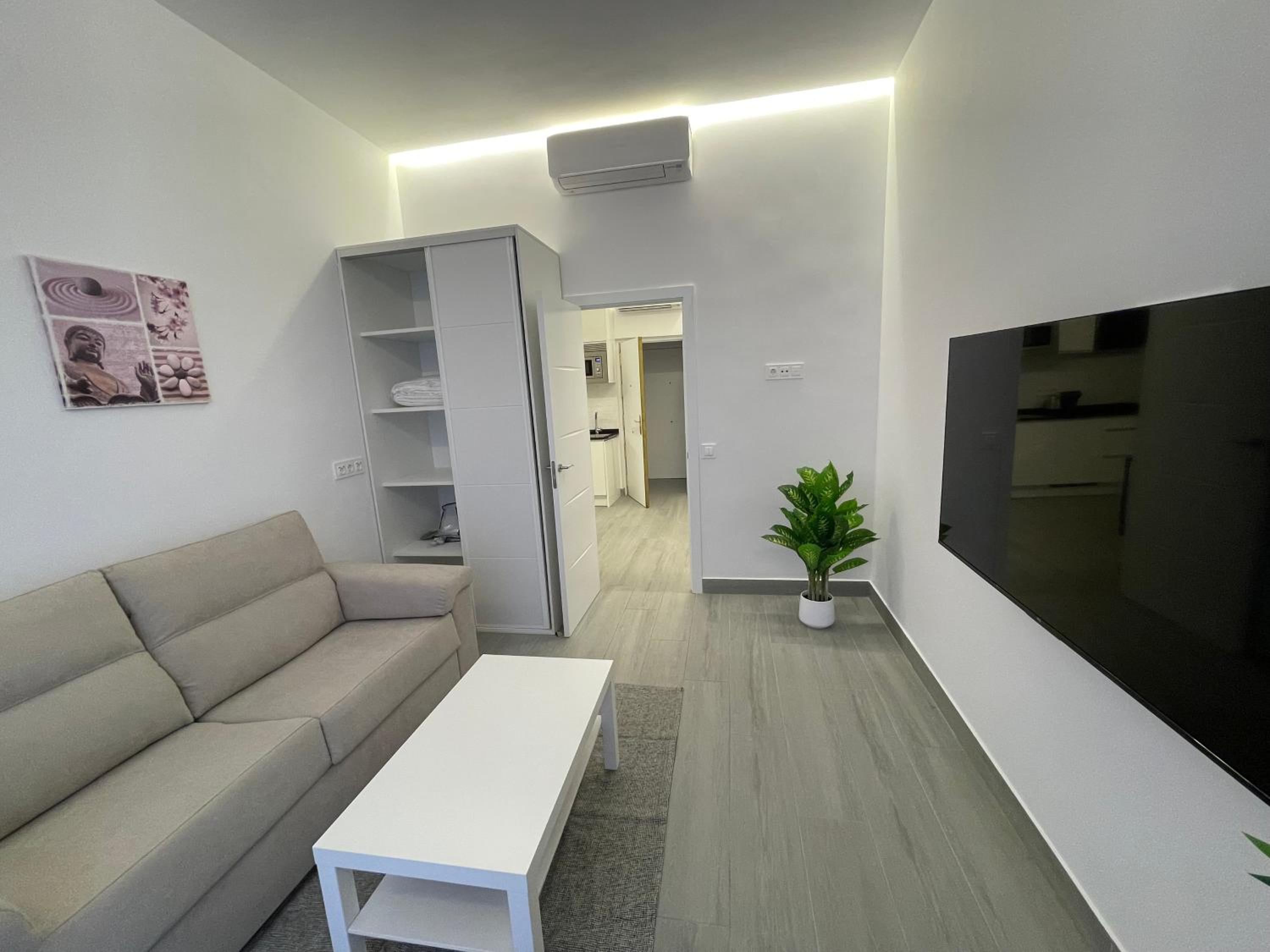 One-Bedroom Apartment photo 3