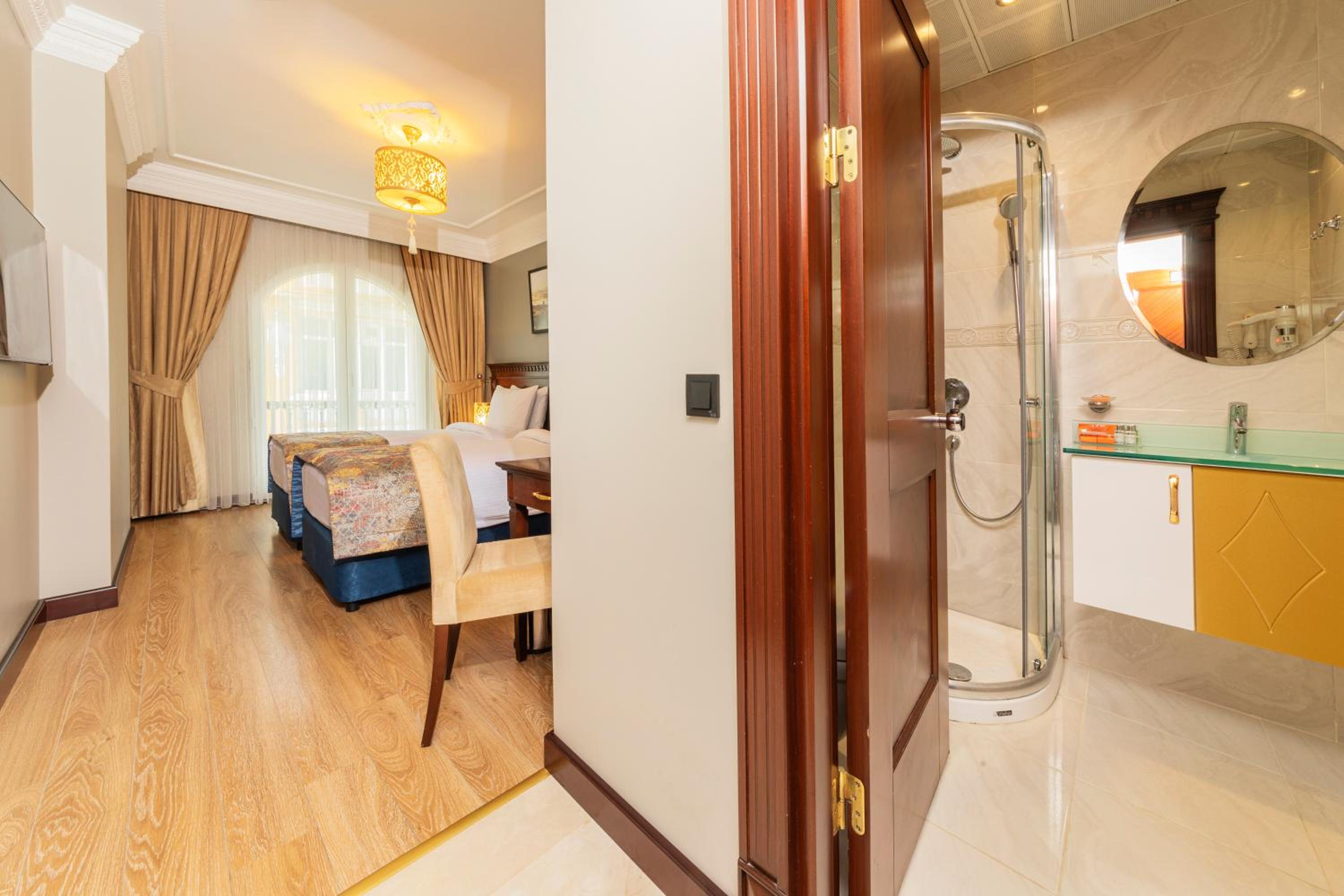 Standard Double or Twin Room photo 2
