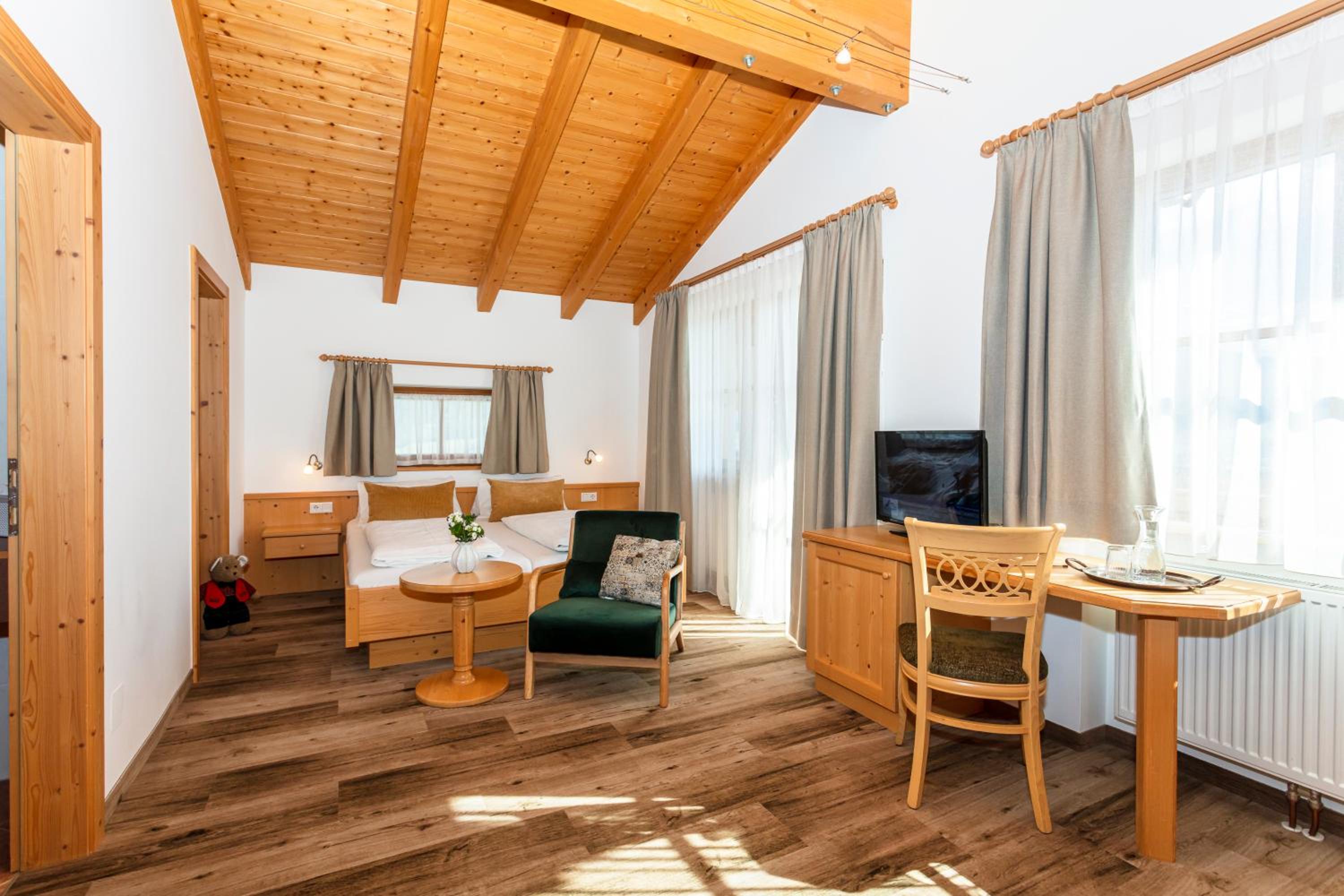 Family Room with Balcony photo 1