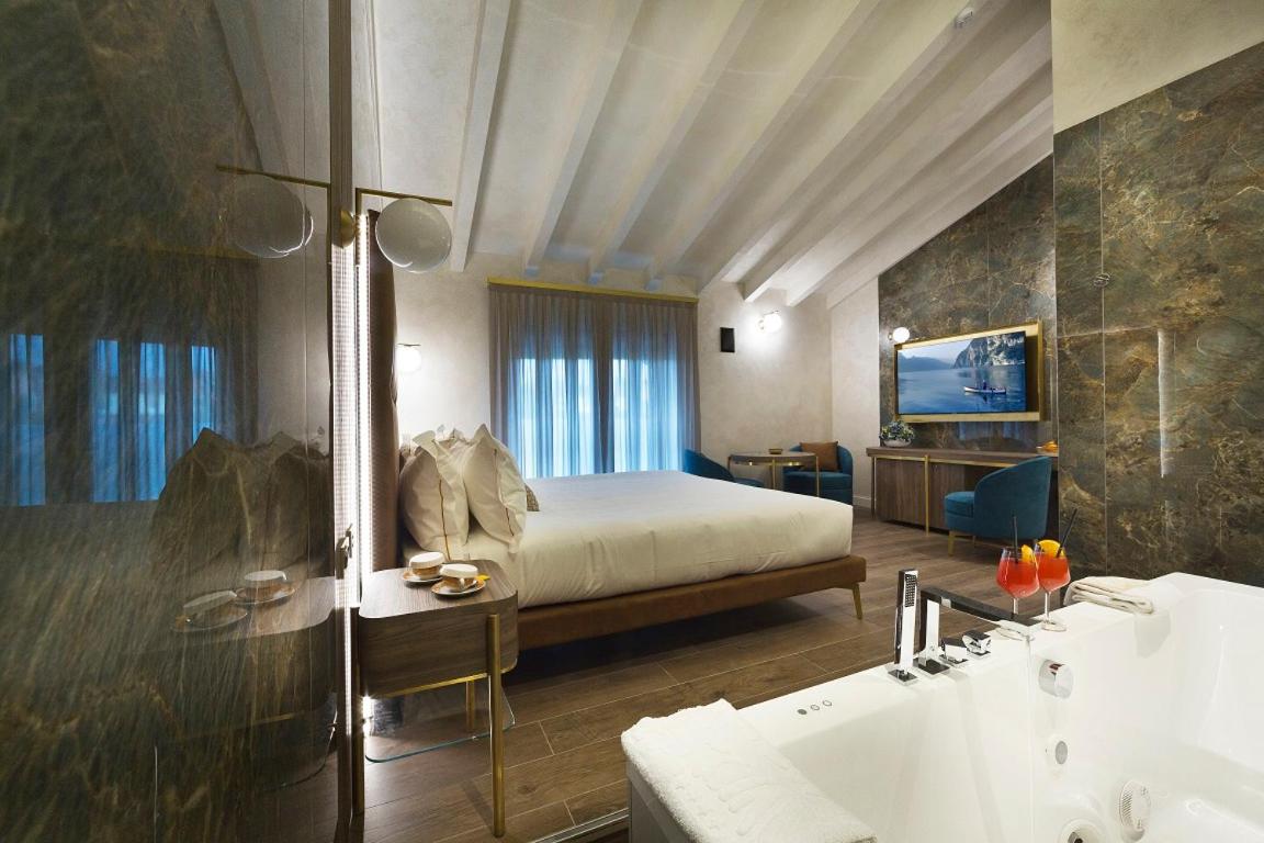 Queen Suite - Photo 5