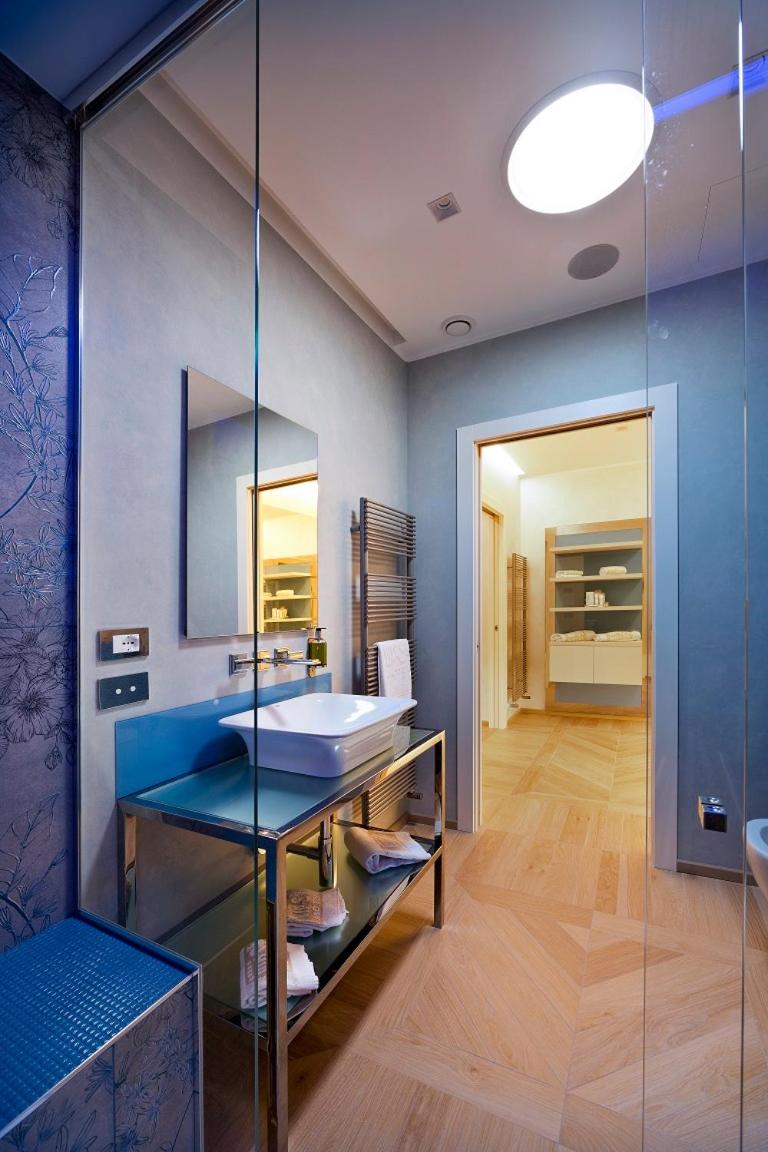 Executive Suite - Photo 3