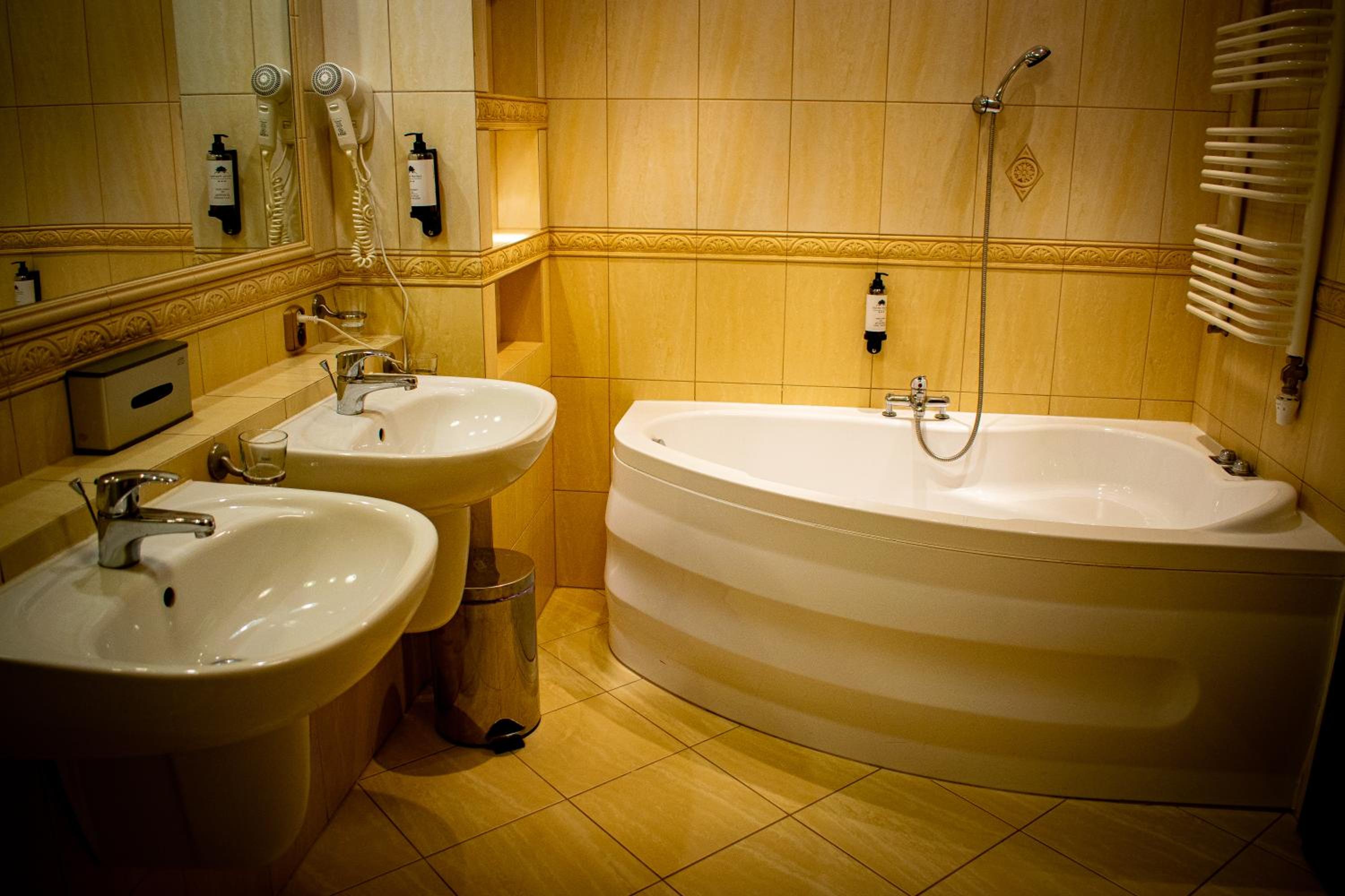 Standard Double Suite - Photo 19