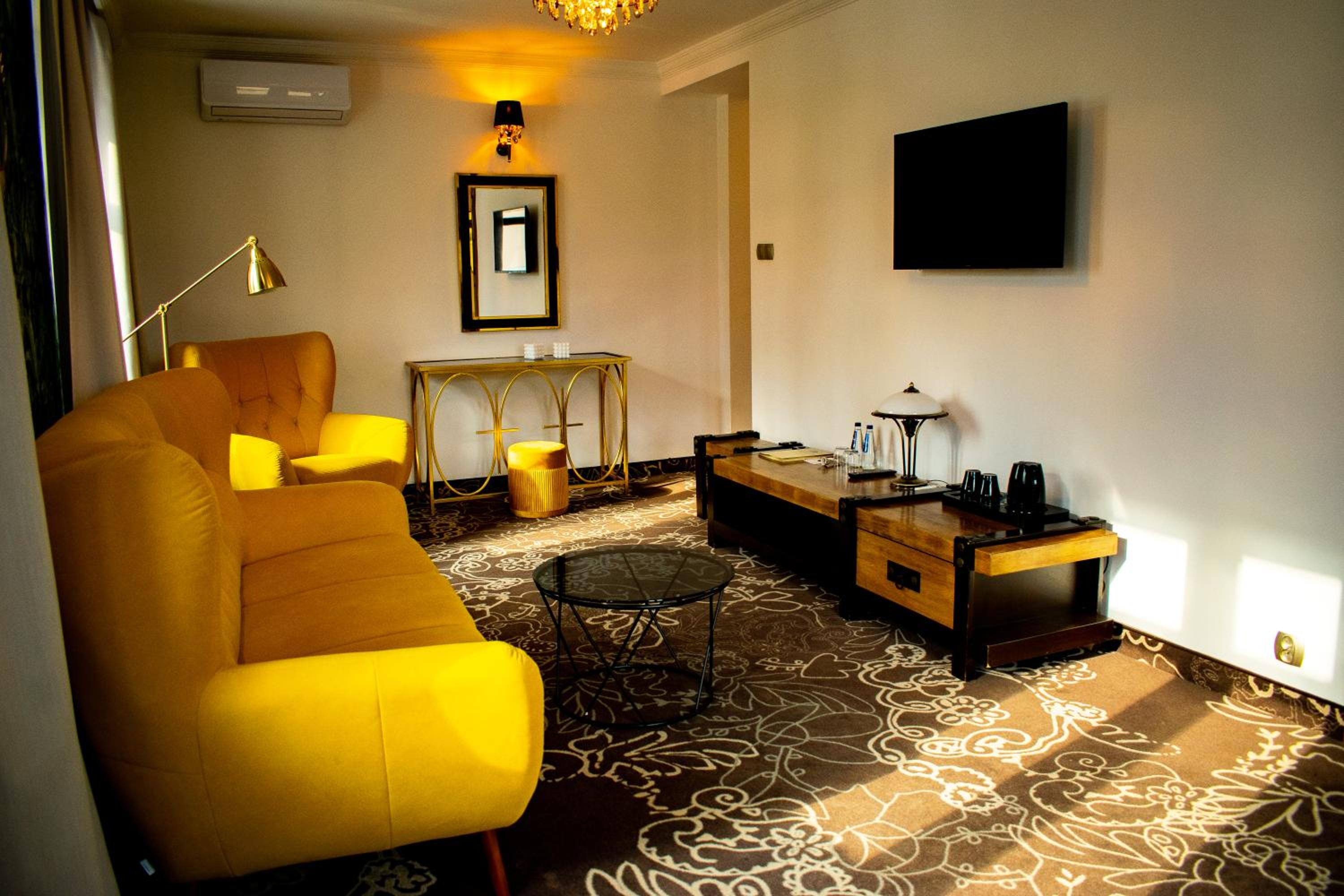 Standard Double Suite - Photo 14