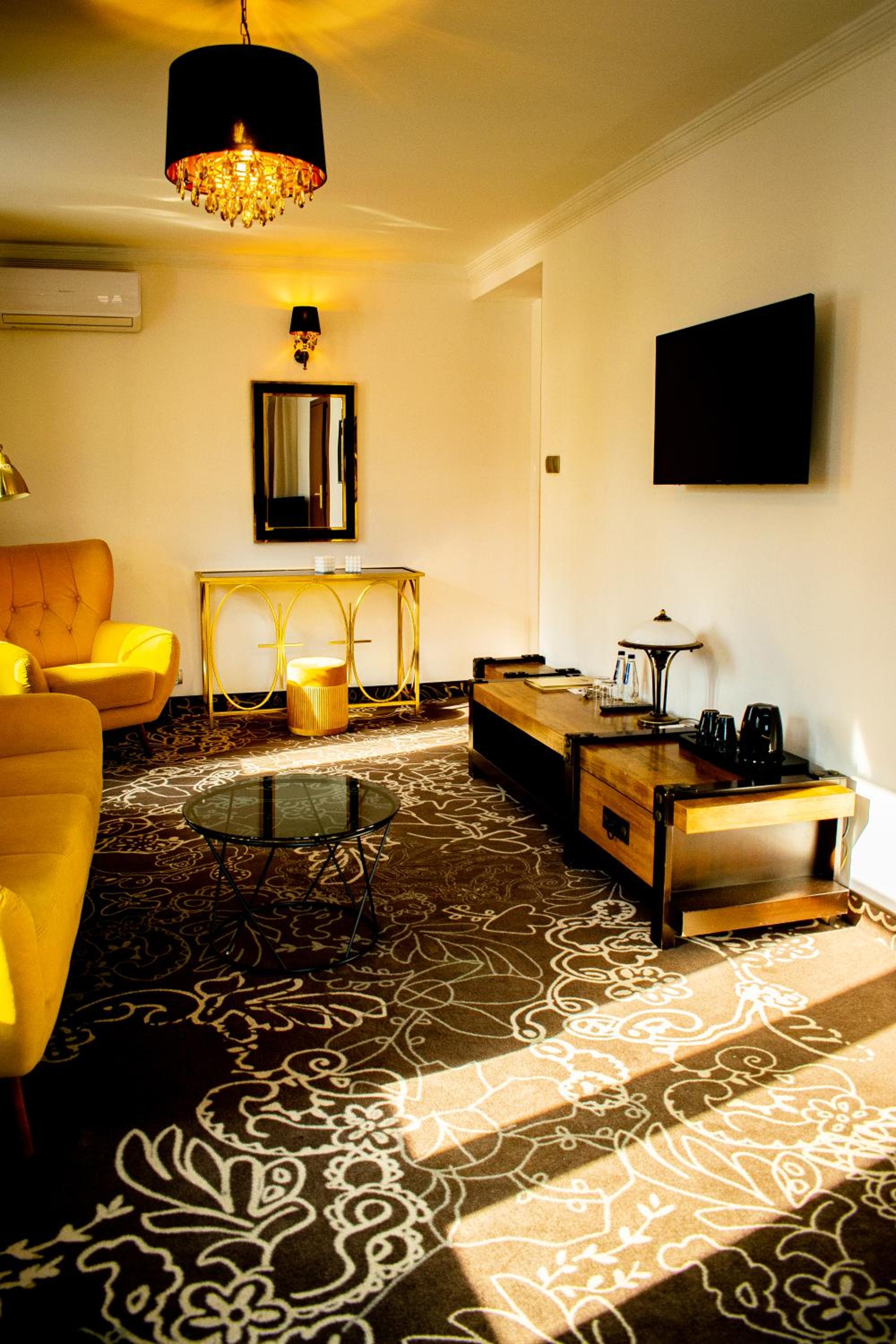 Standard Double Suite - Photo 18