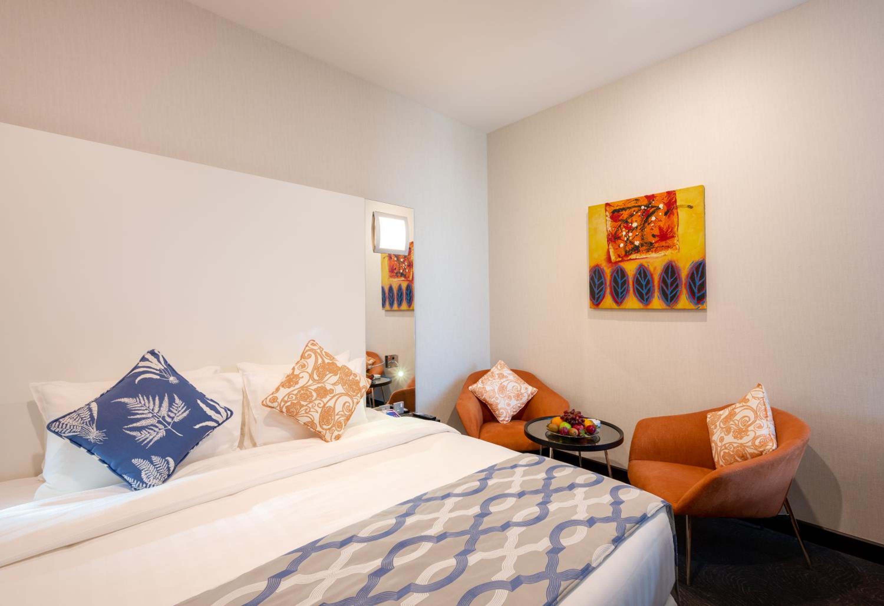 Deluxe Room Queen - Photo 10