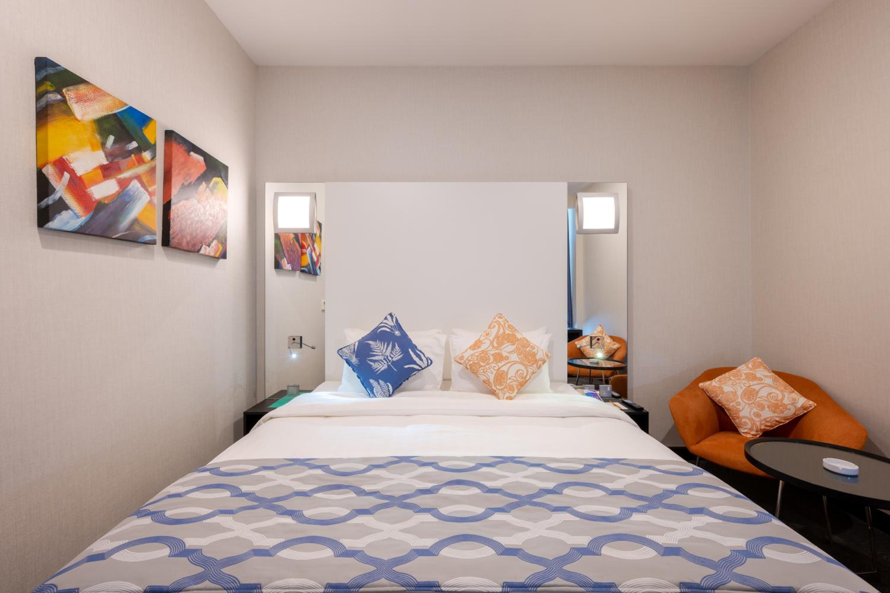 Deluxe Room Queen - Photo 11
