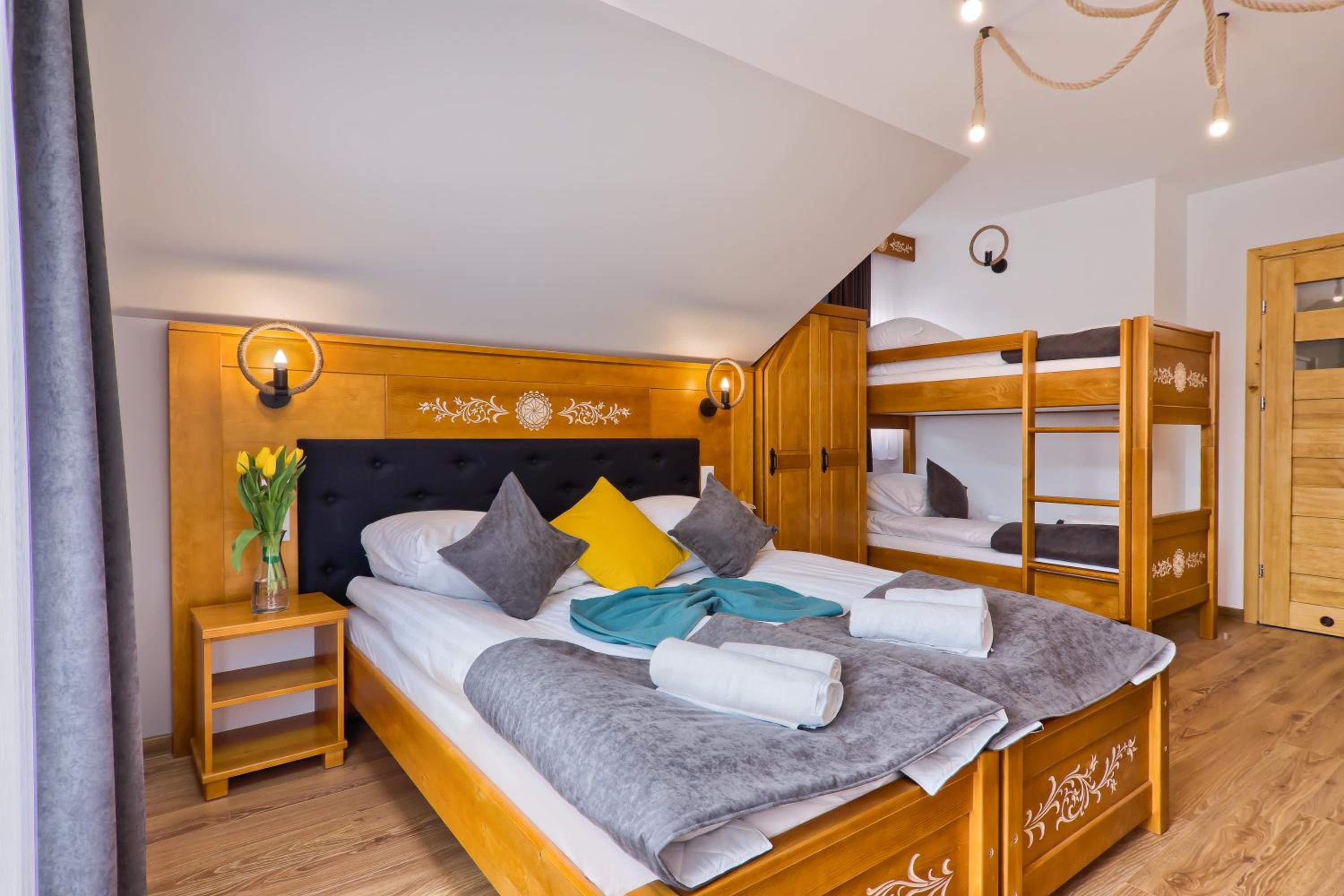 Quadruple Room - Photo 1