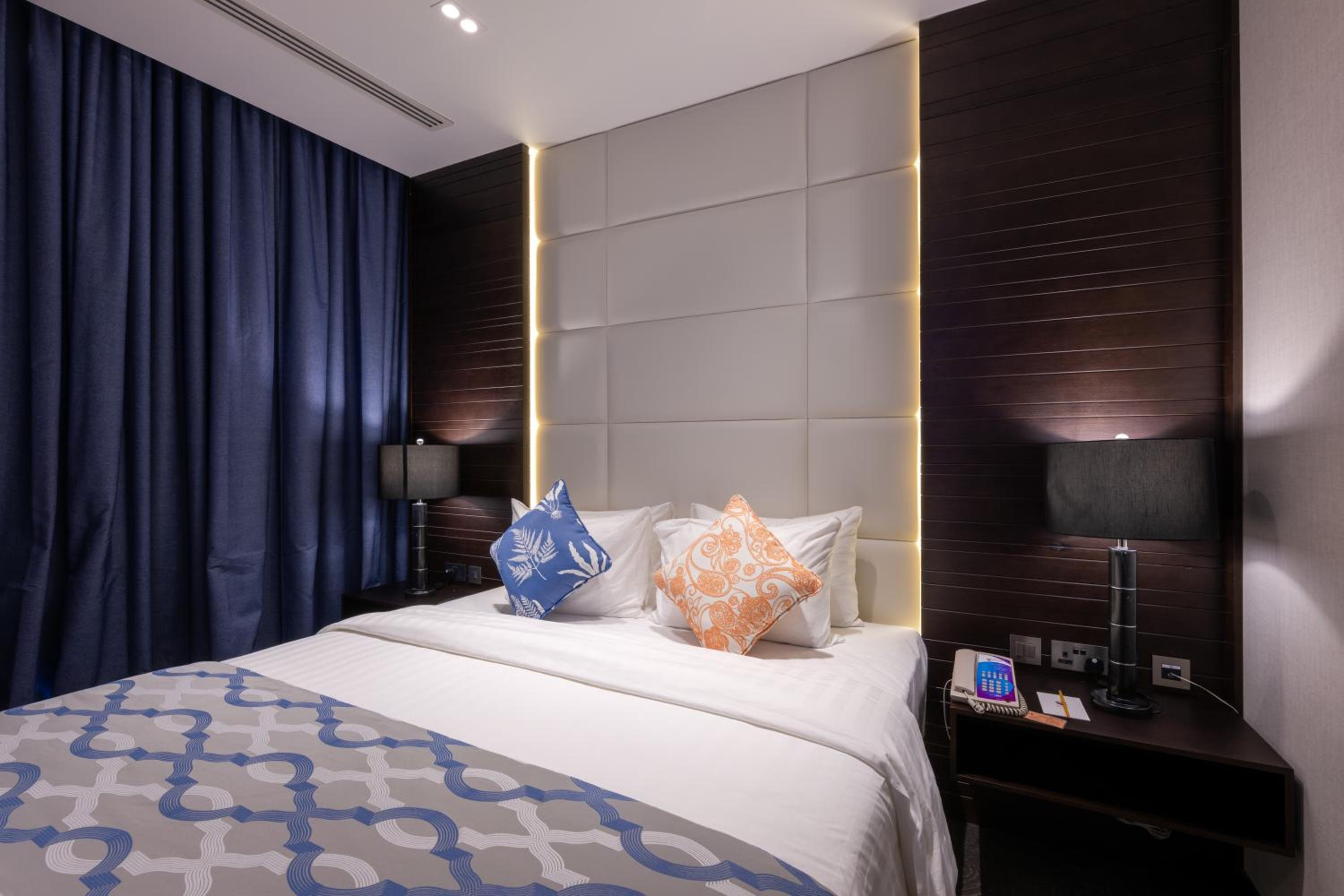 Diplomatic Suite - Photo 16