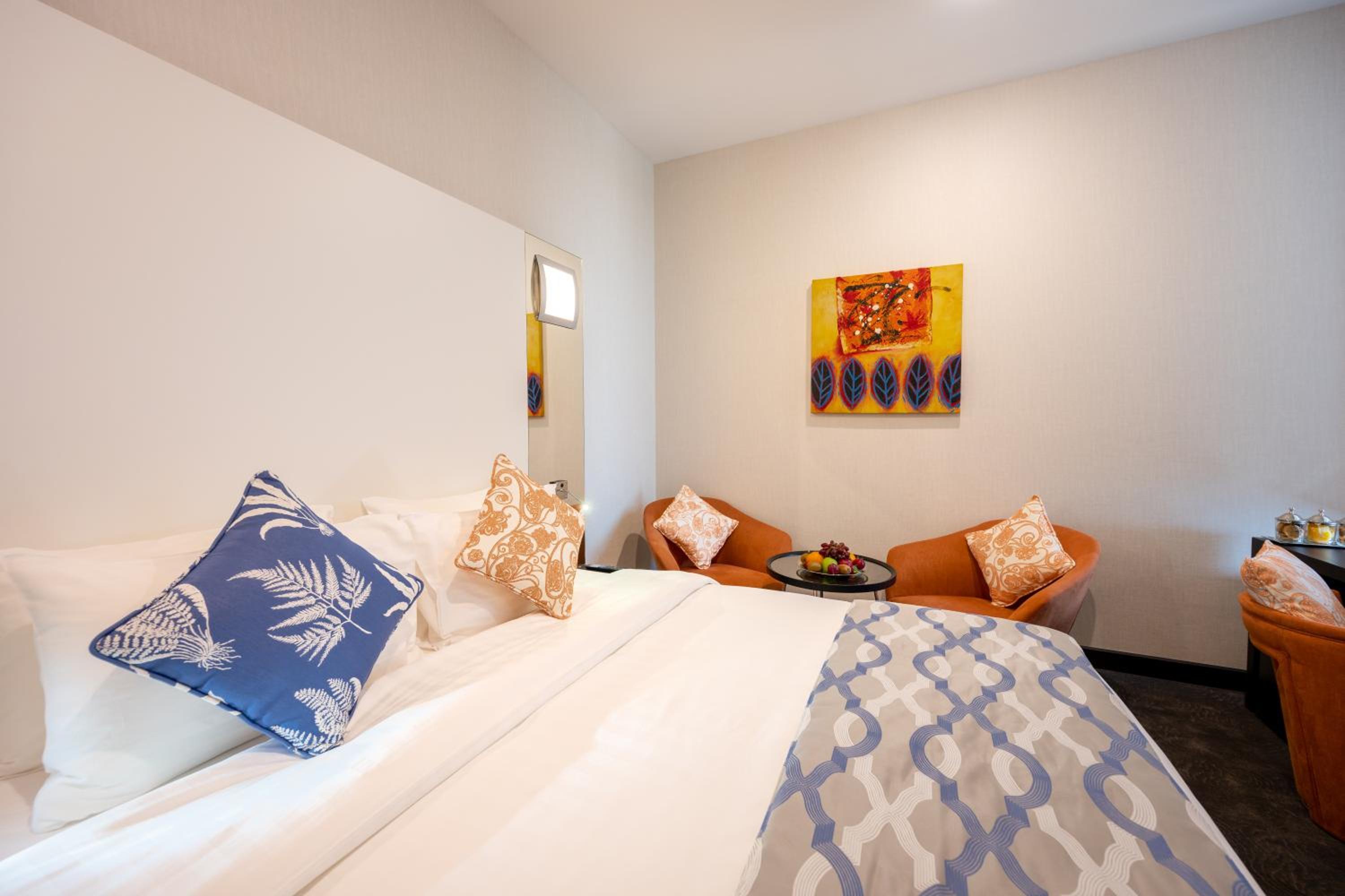 Deluxe Room Queen - Photo 13