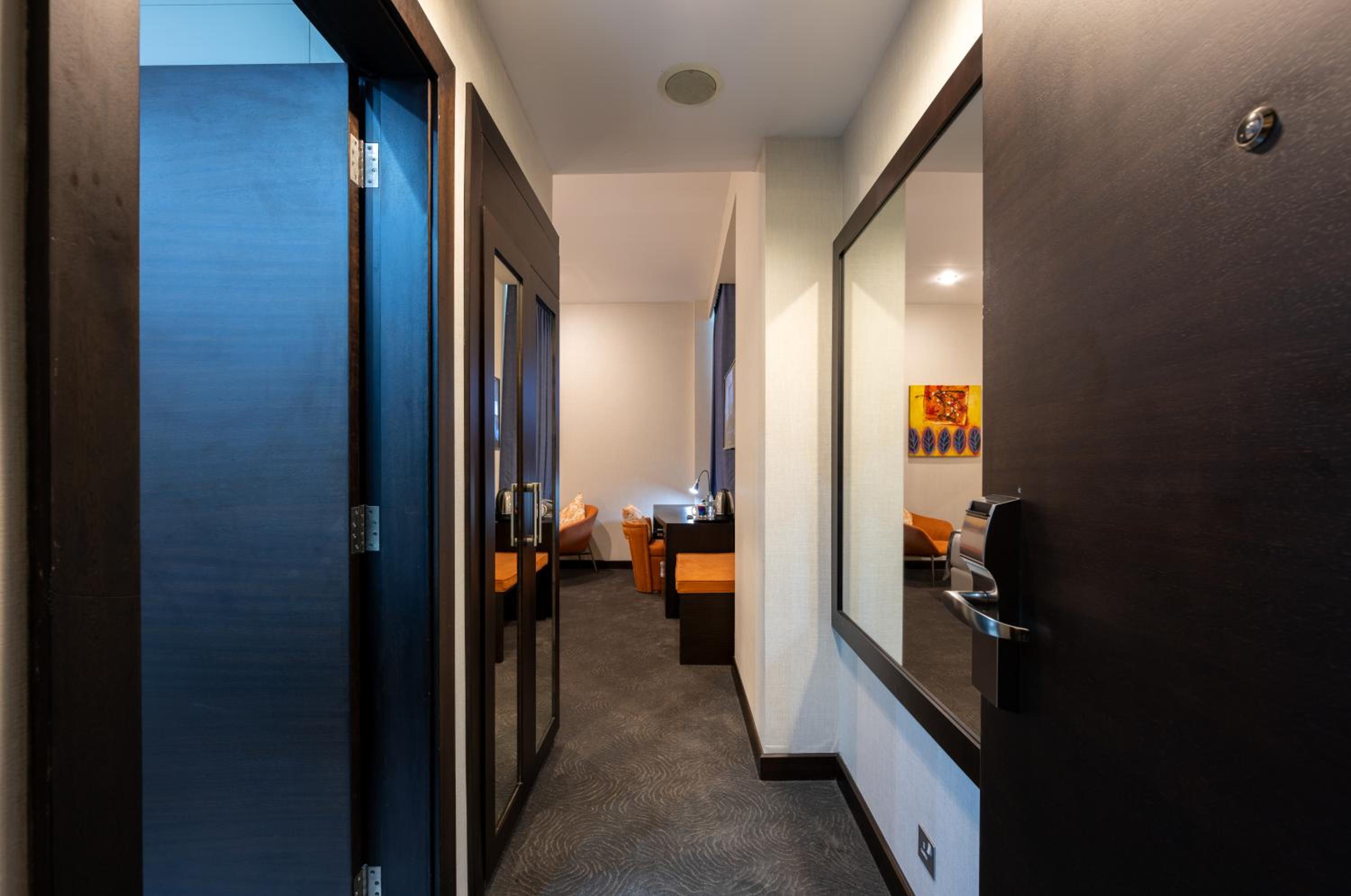 Diplomatic Suite - Photo 7