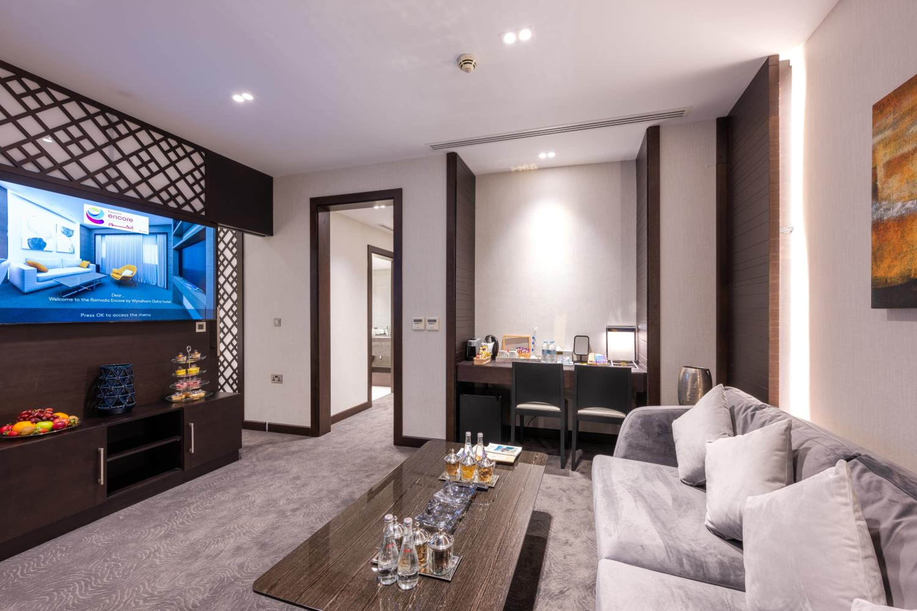 Diplomatic Suite - Photo 20
