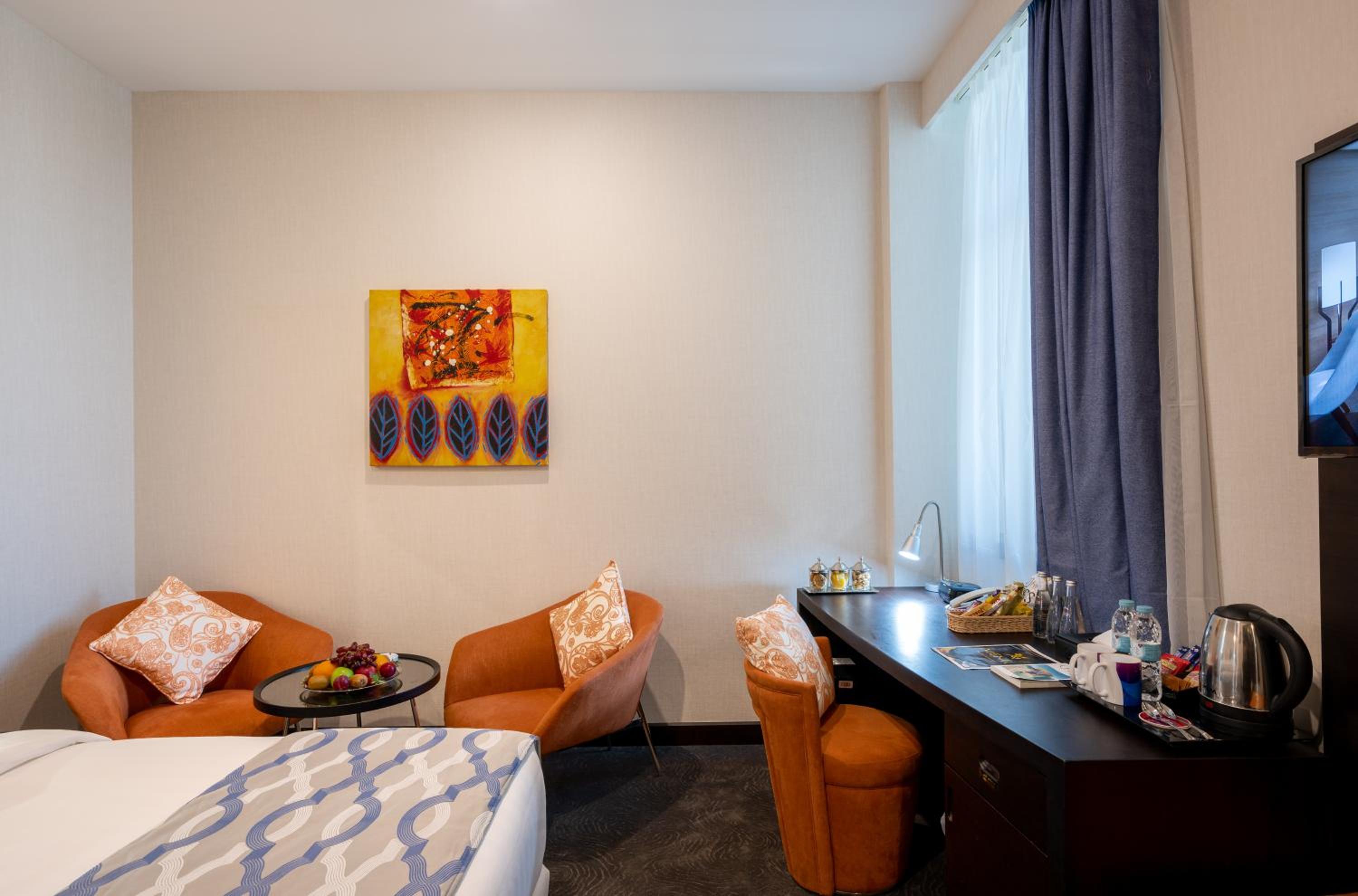 Deluxe Room Queen - Photo 8