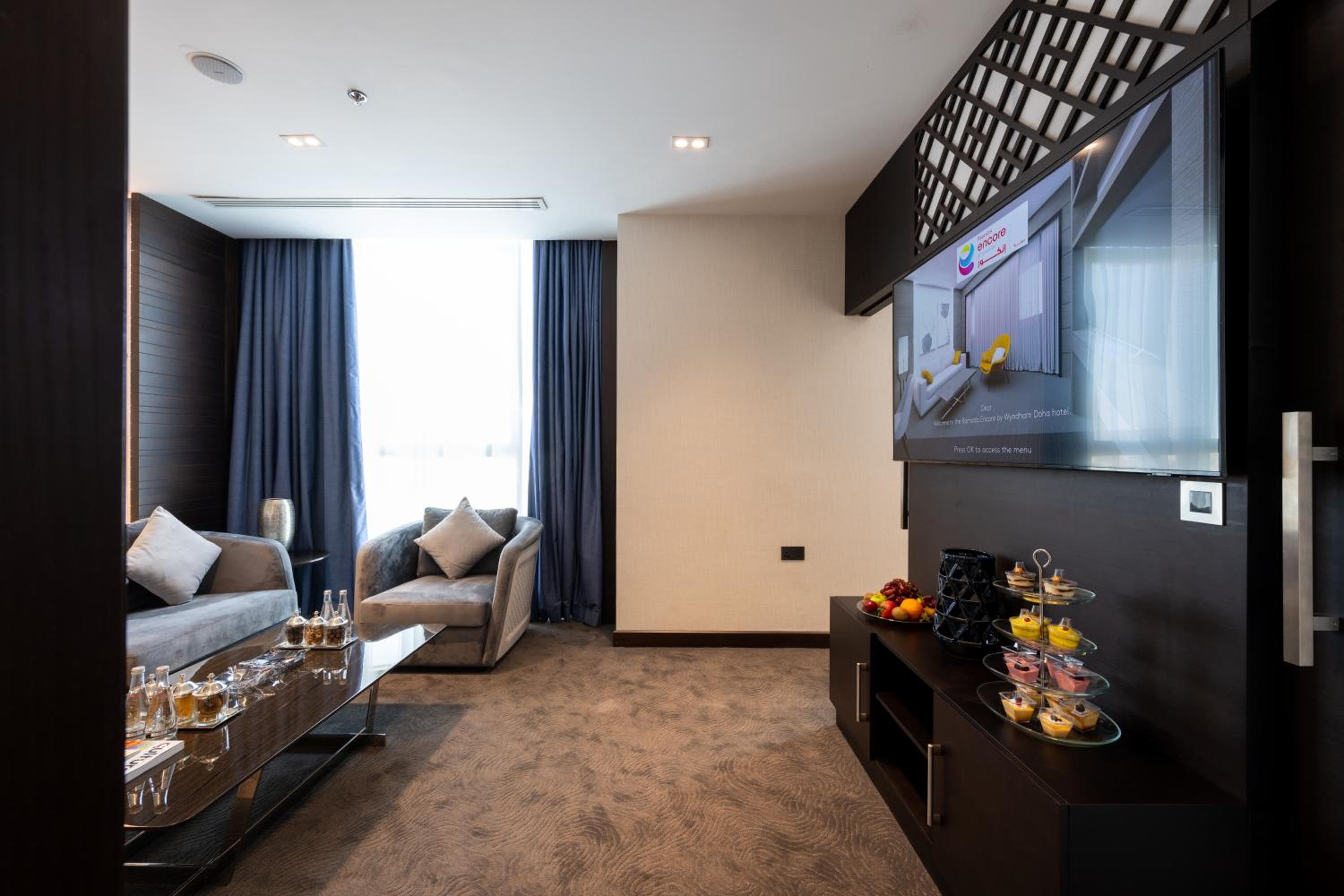 Diplomatic Suite - Photo 10