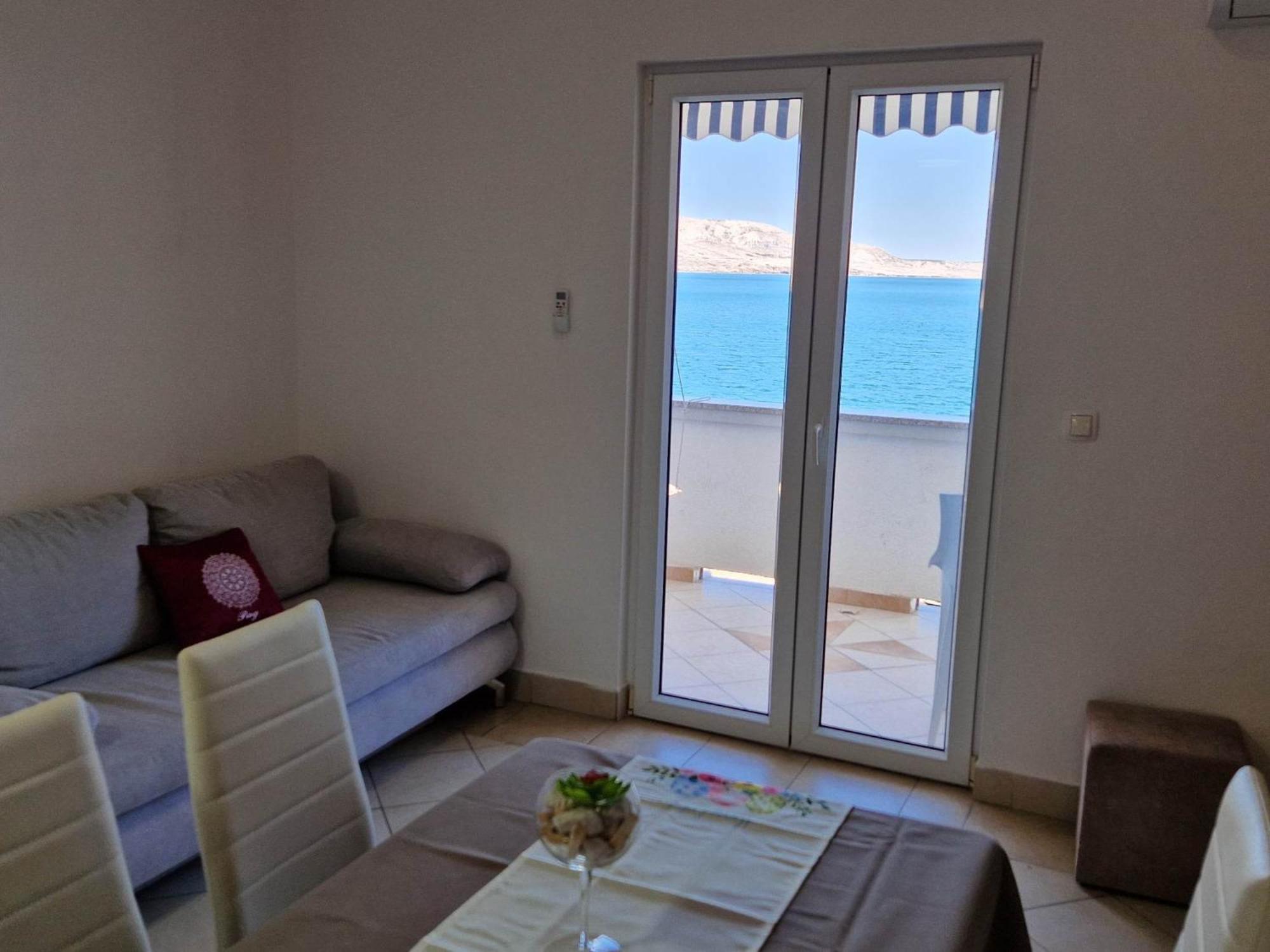 Apartment With Sea View - 6 photo 2