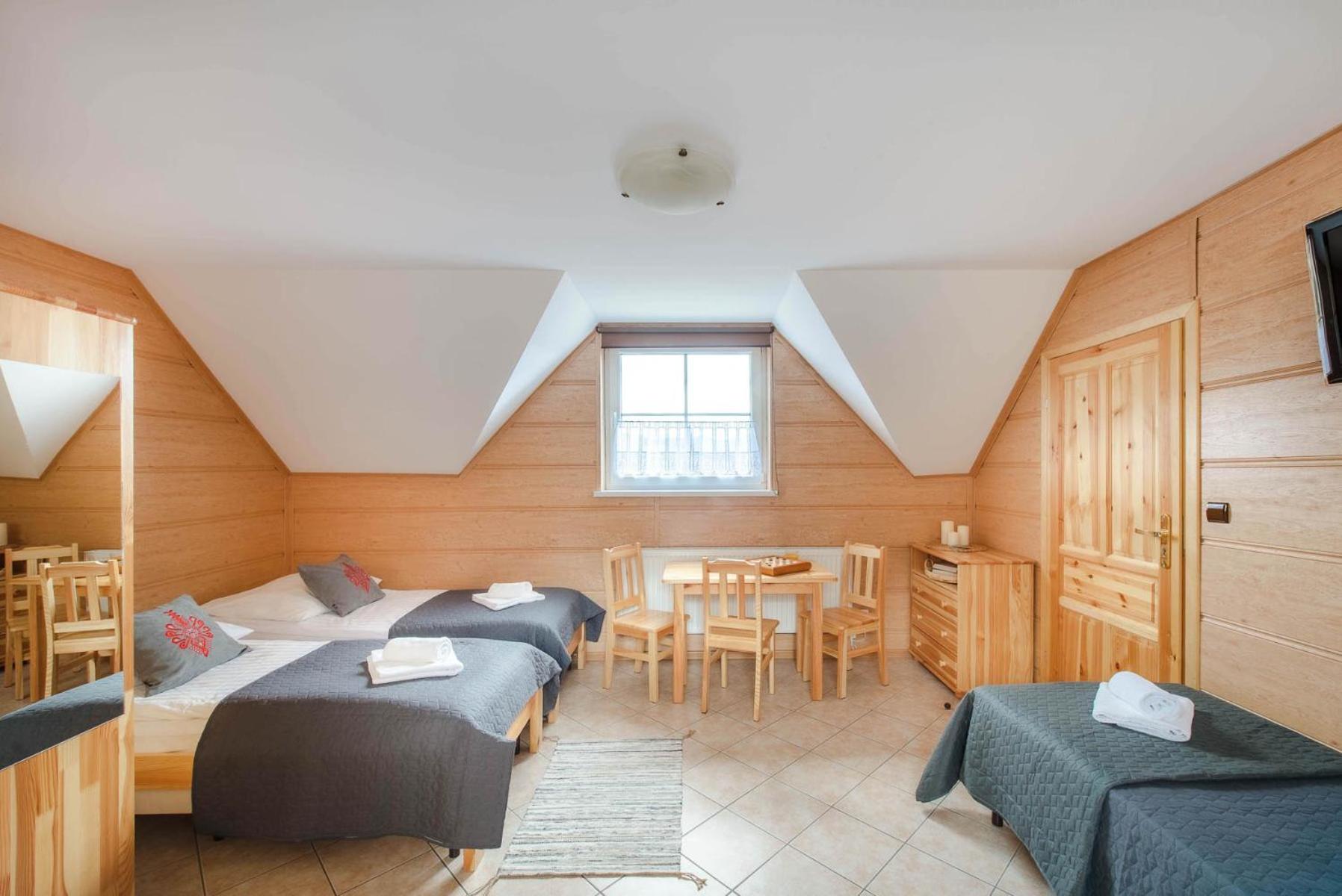 Triple Room photo 2