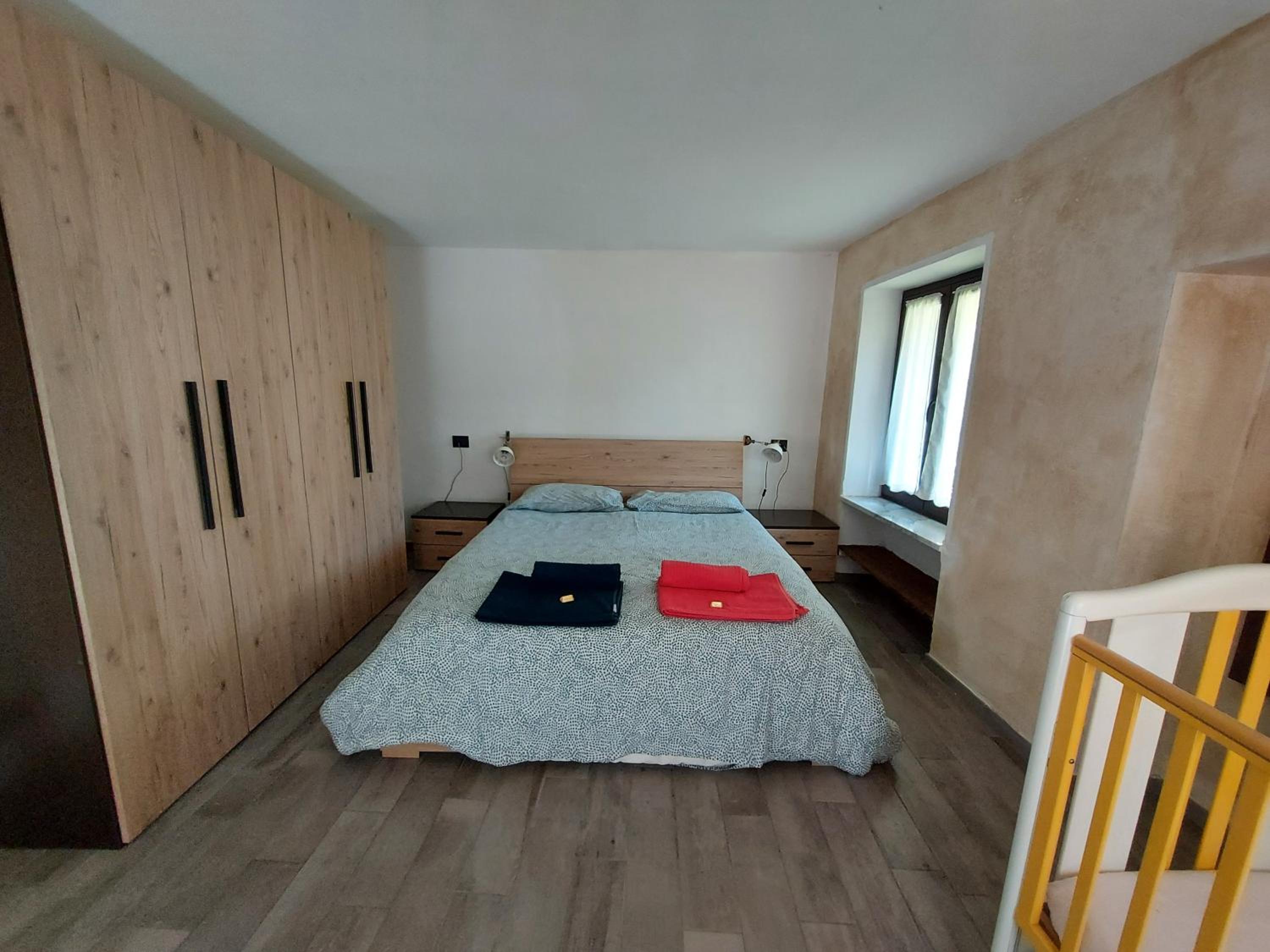 Two-Bedroom Apartment - Photo 2