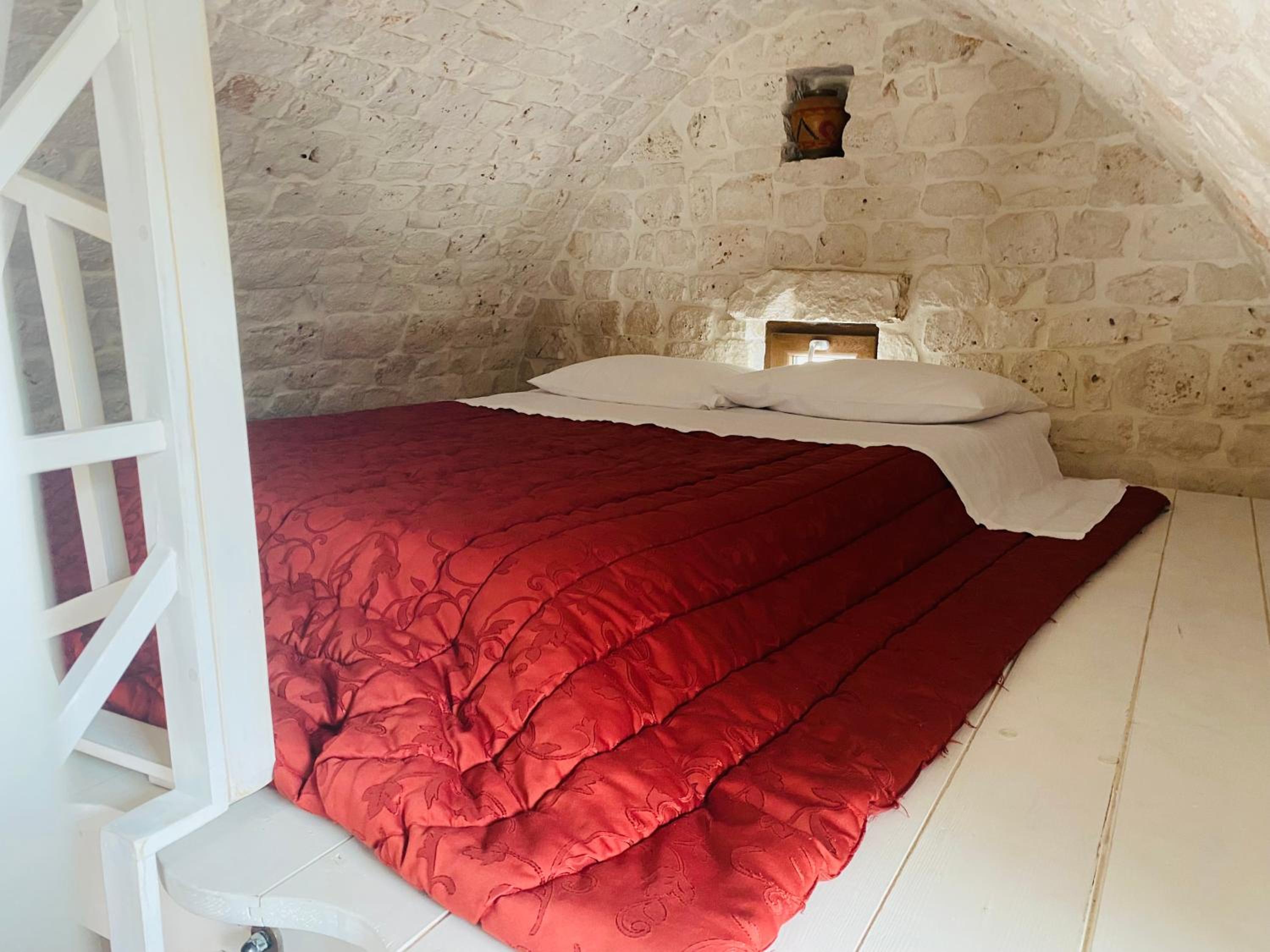 One-Bedroom Apartment - Photo 19