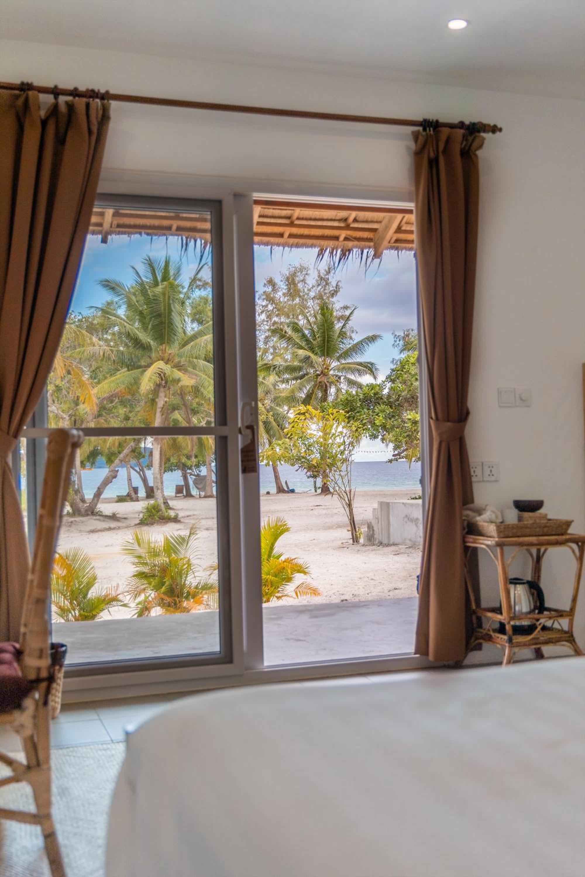 Sea View Bungalow - Photo 3