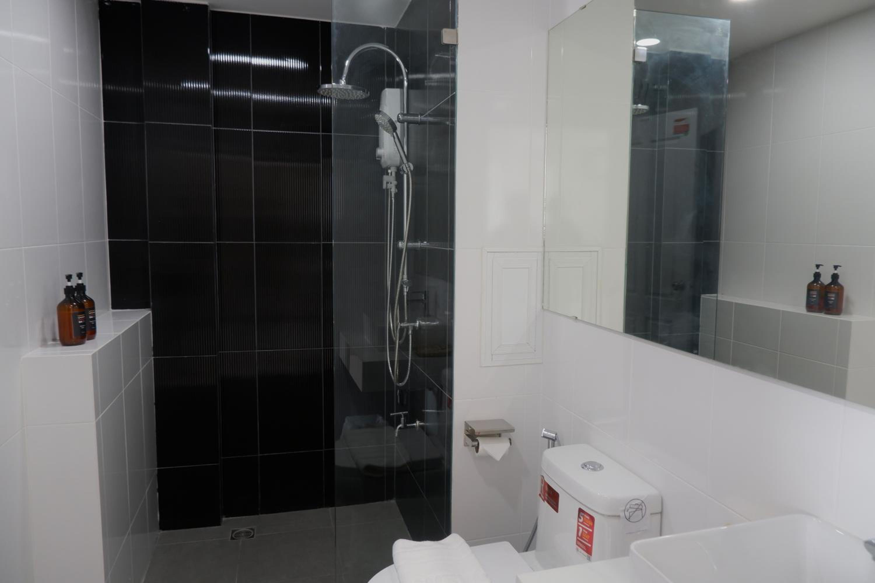 Standard Double Room - Photo 2