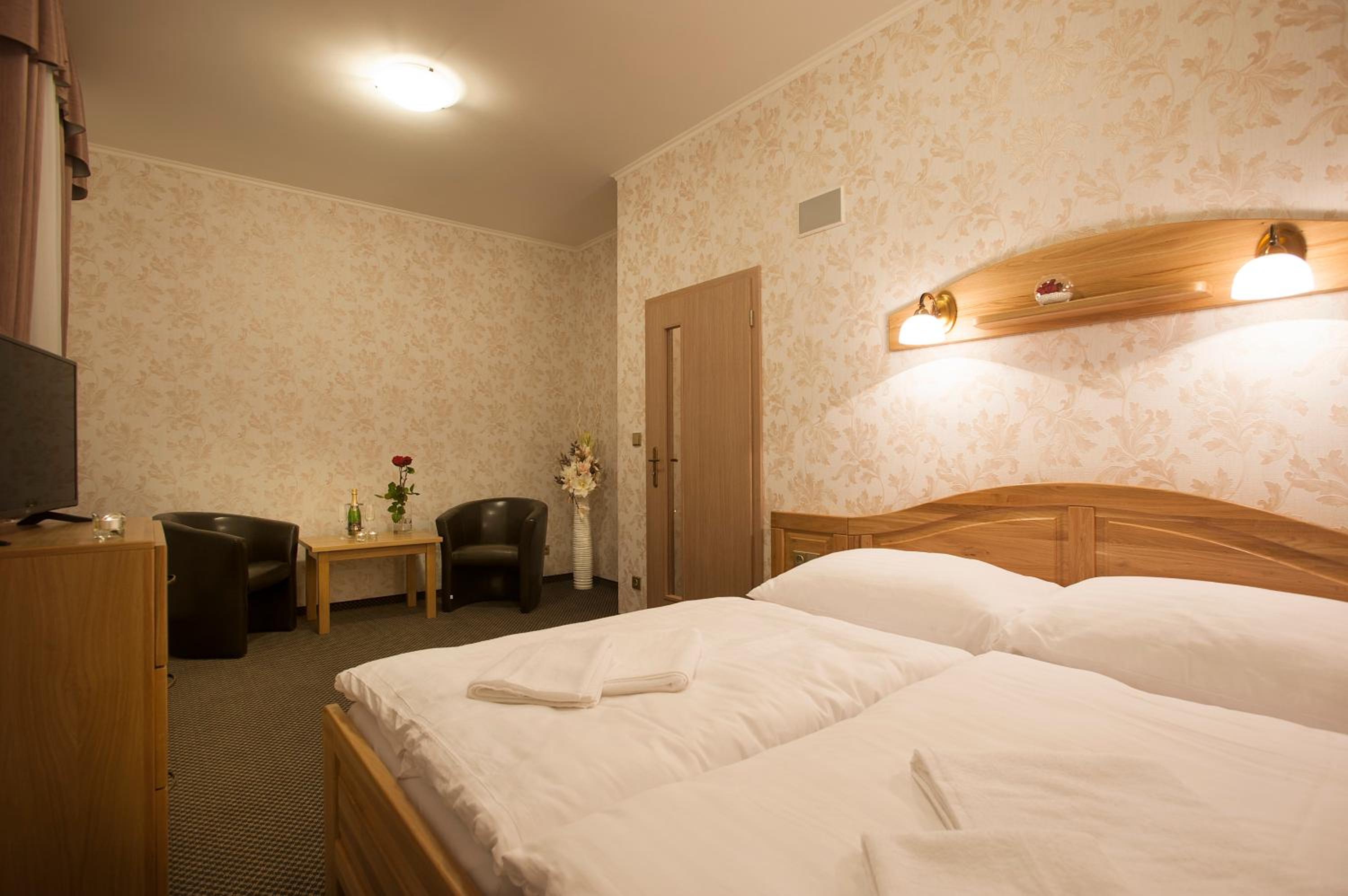 Double room with dinner and hourly entrance to the sauna world photo 1
