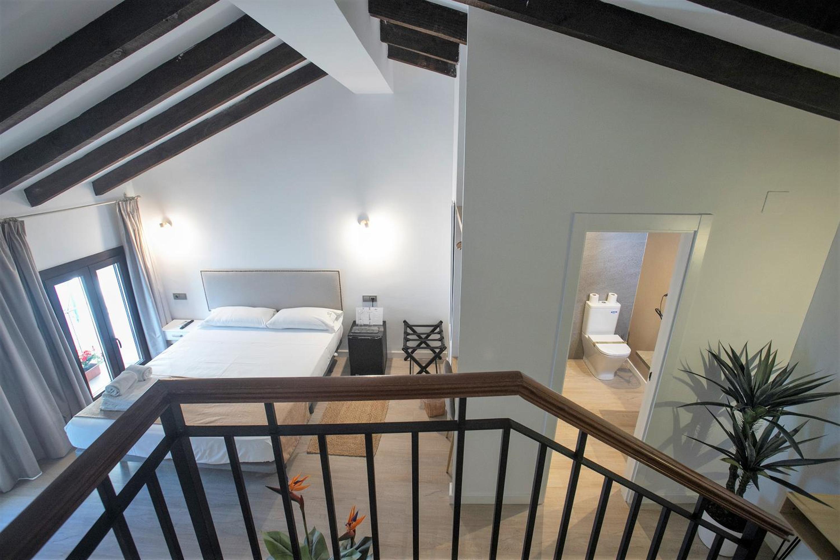 Queen Room with Spa Bath photo 3