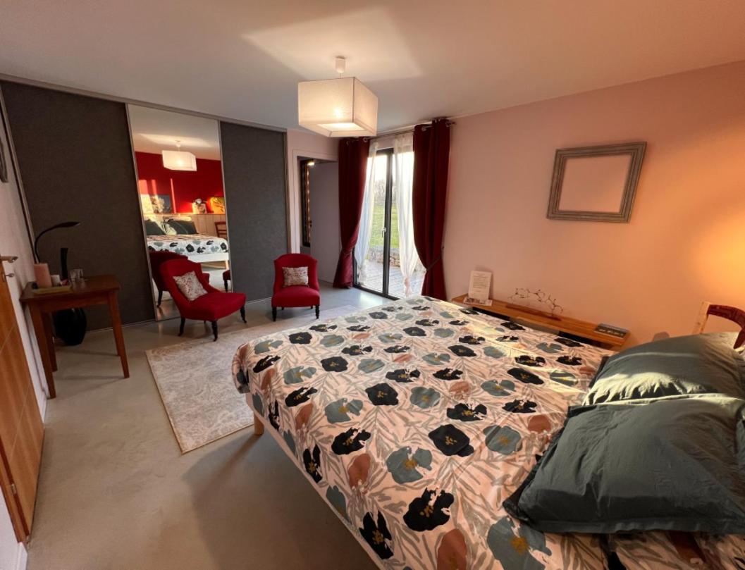 Double Room with Private Bathroom - Photo 2